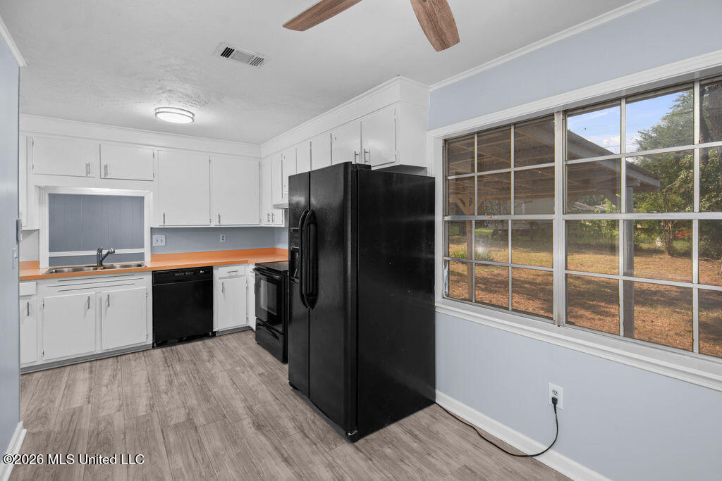 2853 Pine Circle Drive Property Photo 8