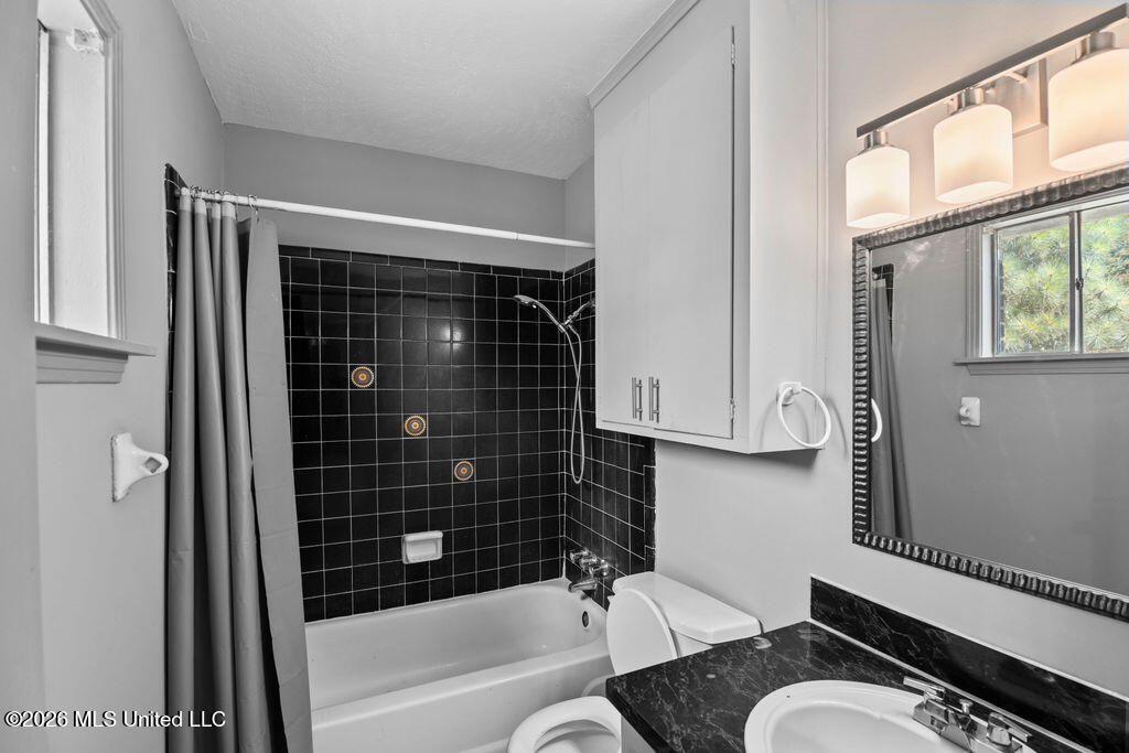 2853 Pine Circle Drive Property Photo 12
