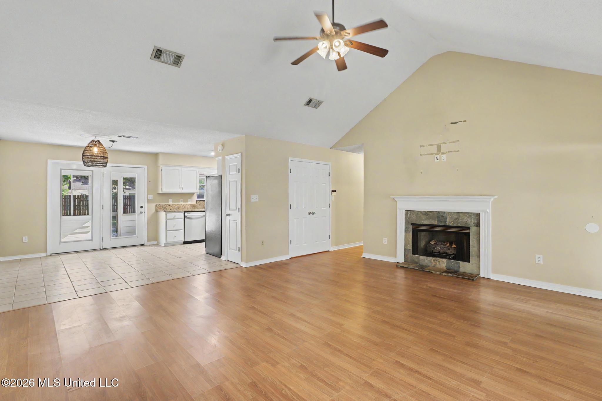 8408 Clamshell Avenue Property Photo 5