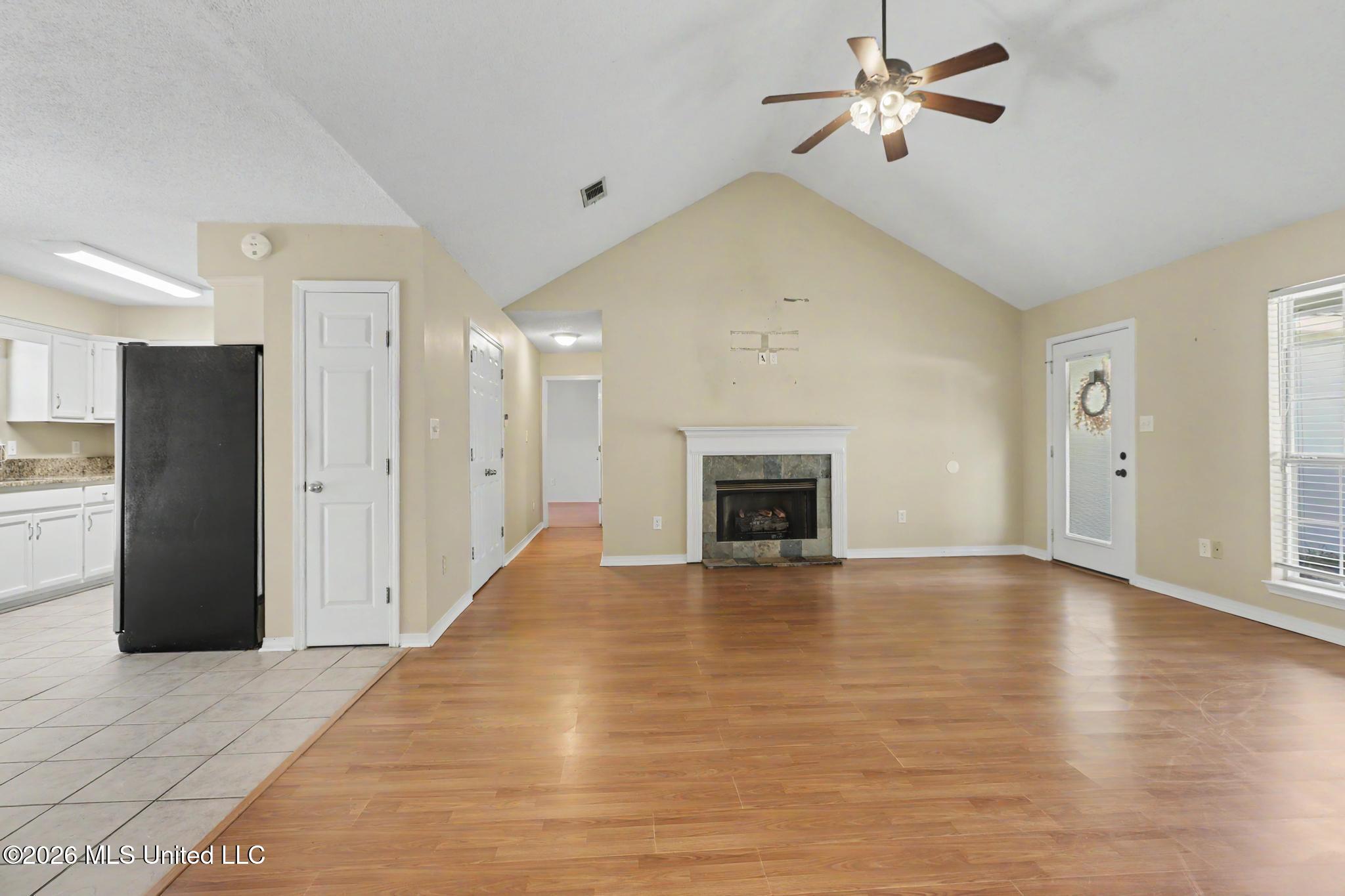 8408 Clamshell Avenue Property Photo 6