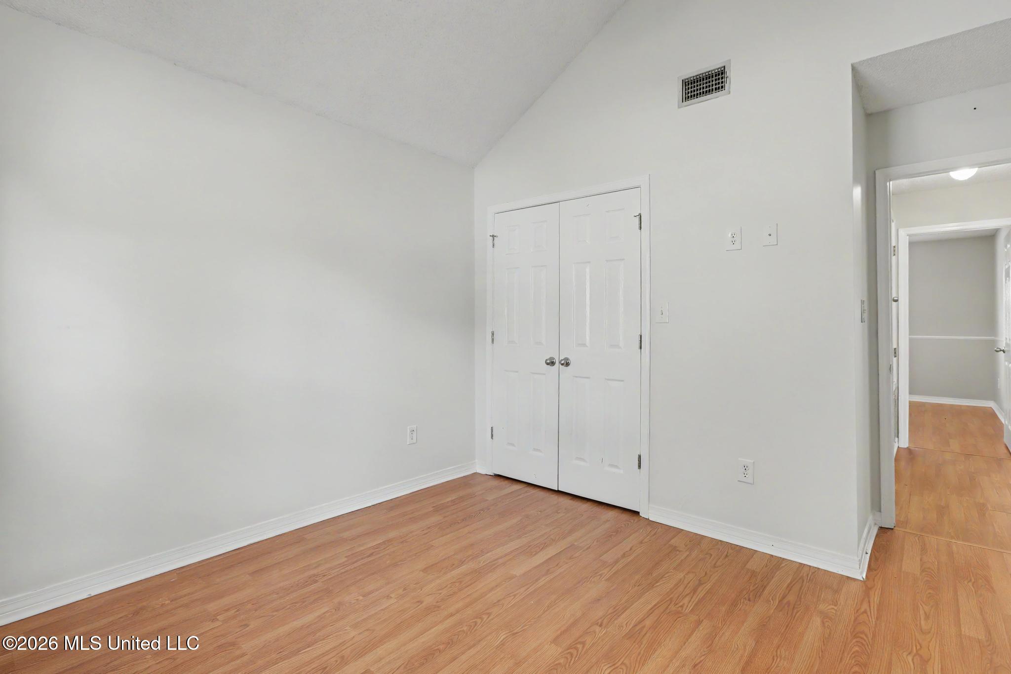 8408 Clamshell Avenue Property Photo 11