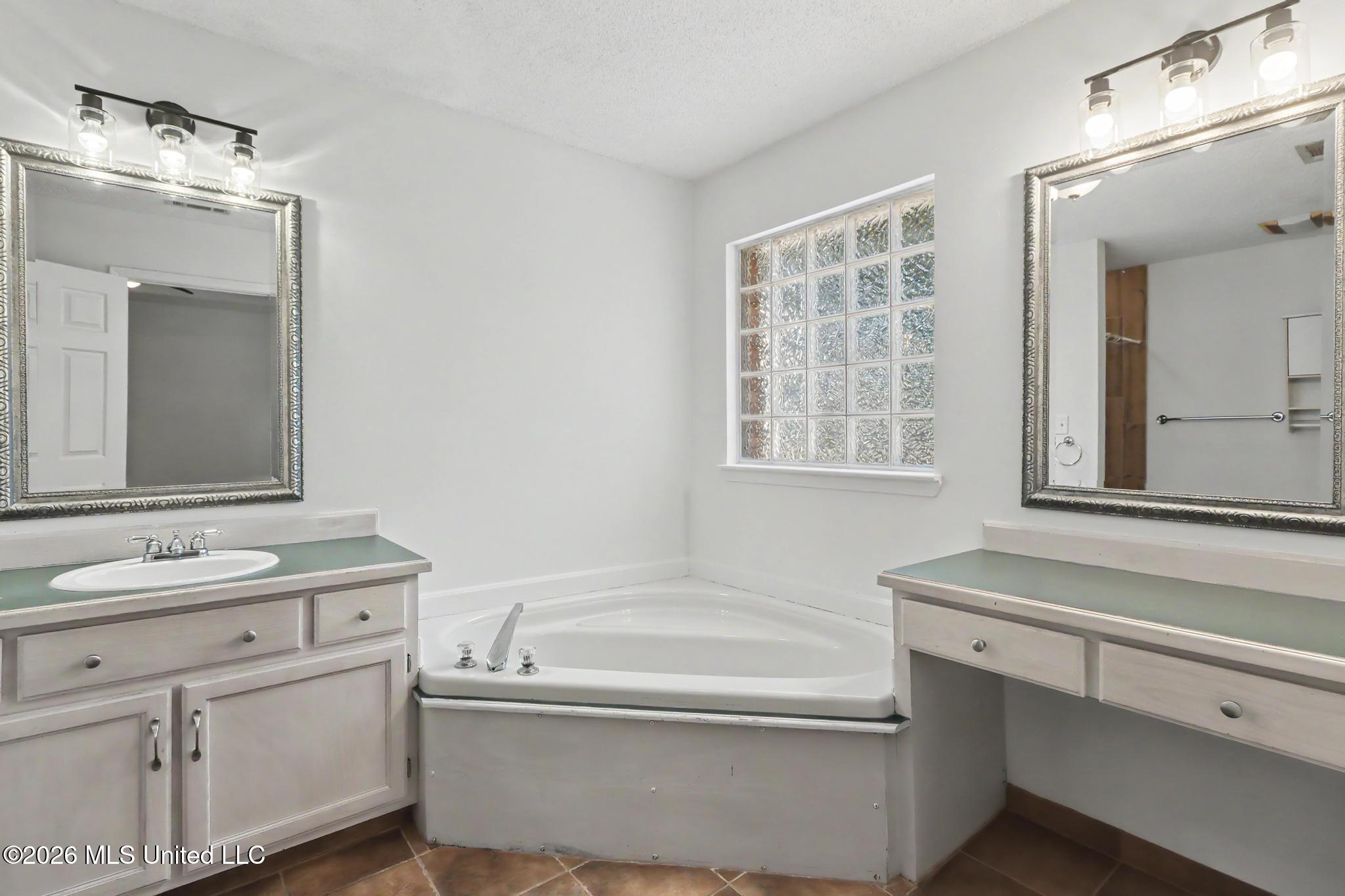 8408 Clamshell Avenue Property Photo 18