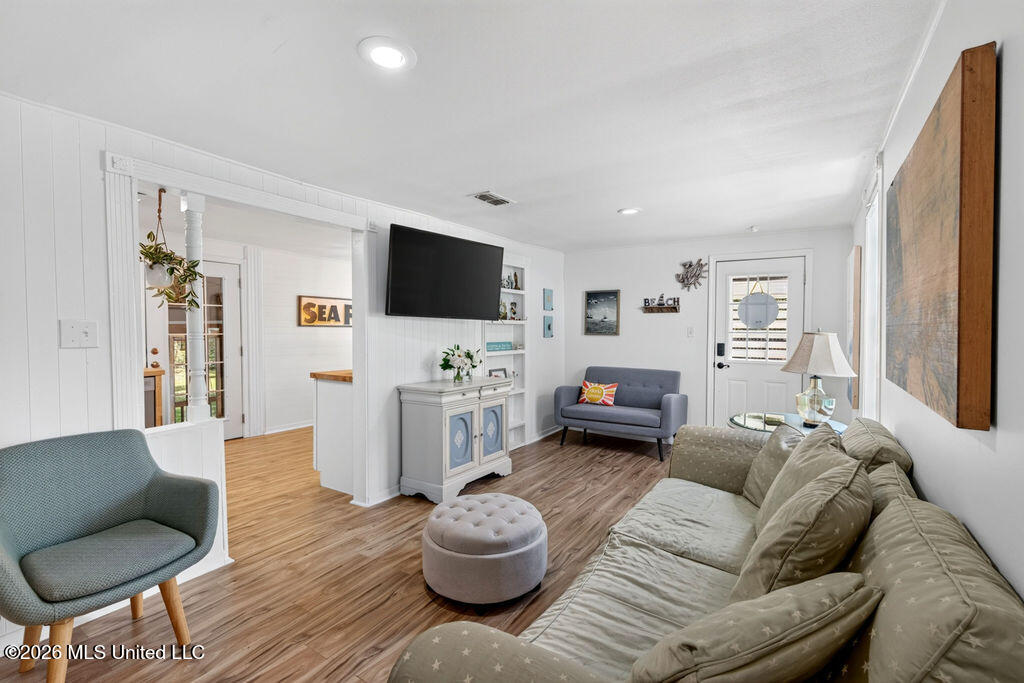 928 Longo Street Property Photo 7