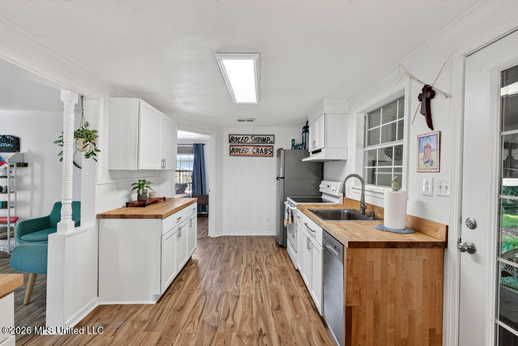 928 Longo Street Property Photo 8