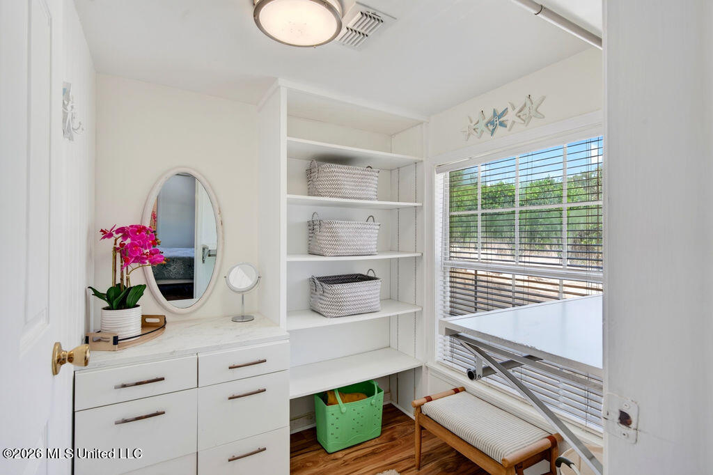 928 Longo Street Property Photo 14