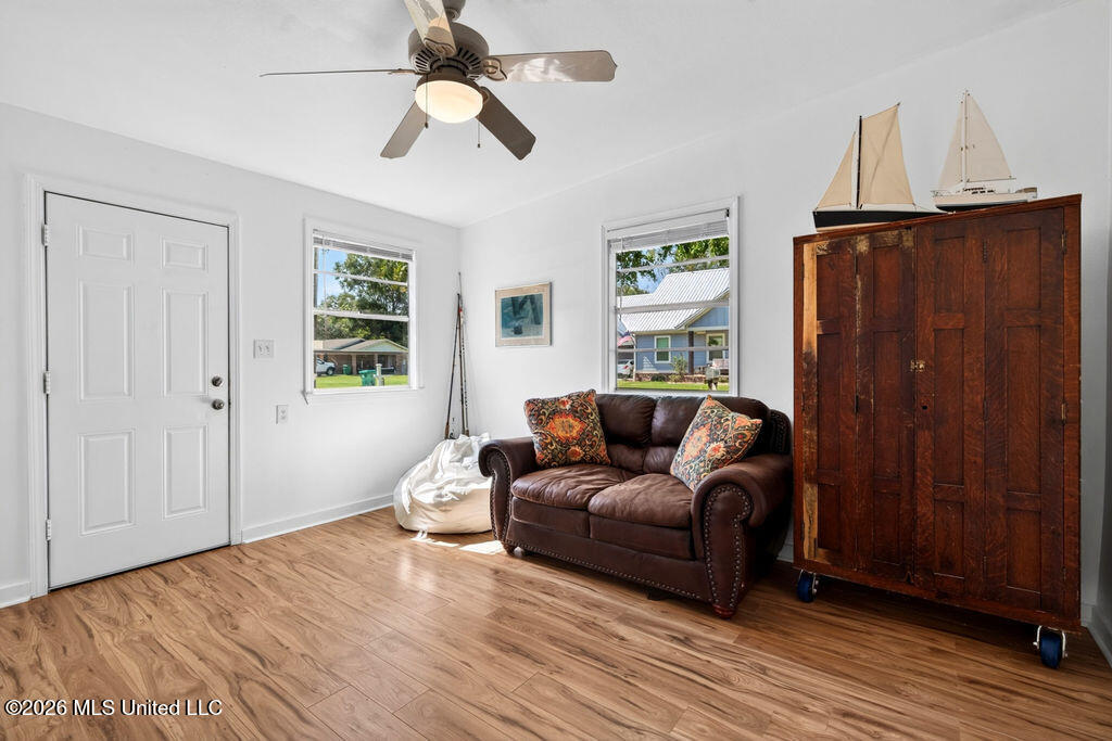 928 Longo Street Property Photo 23