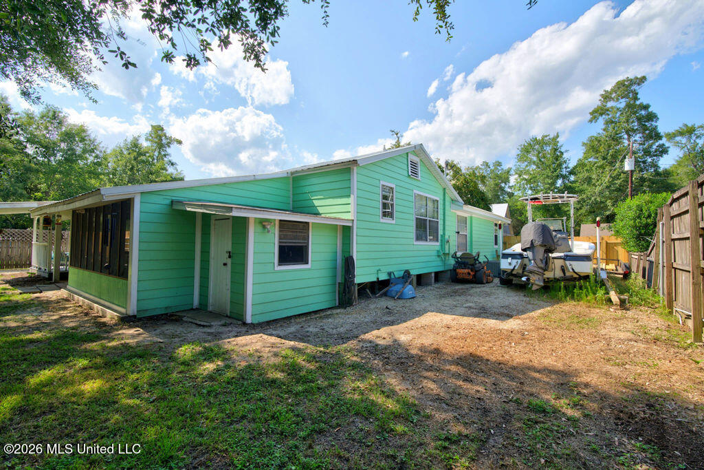 928 Longo Street Property Photo 33