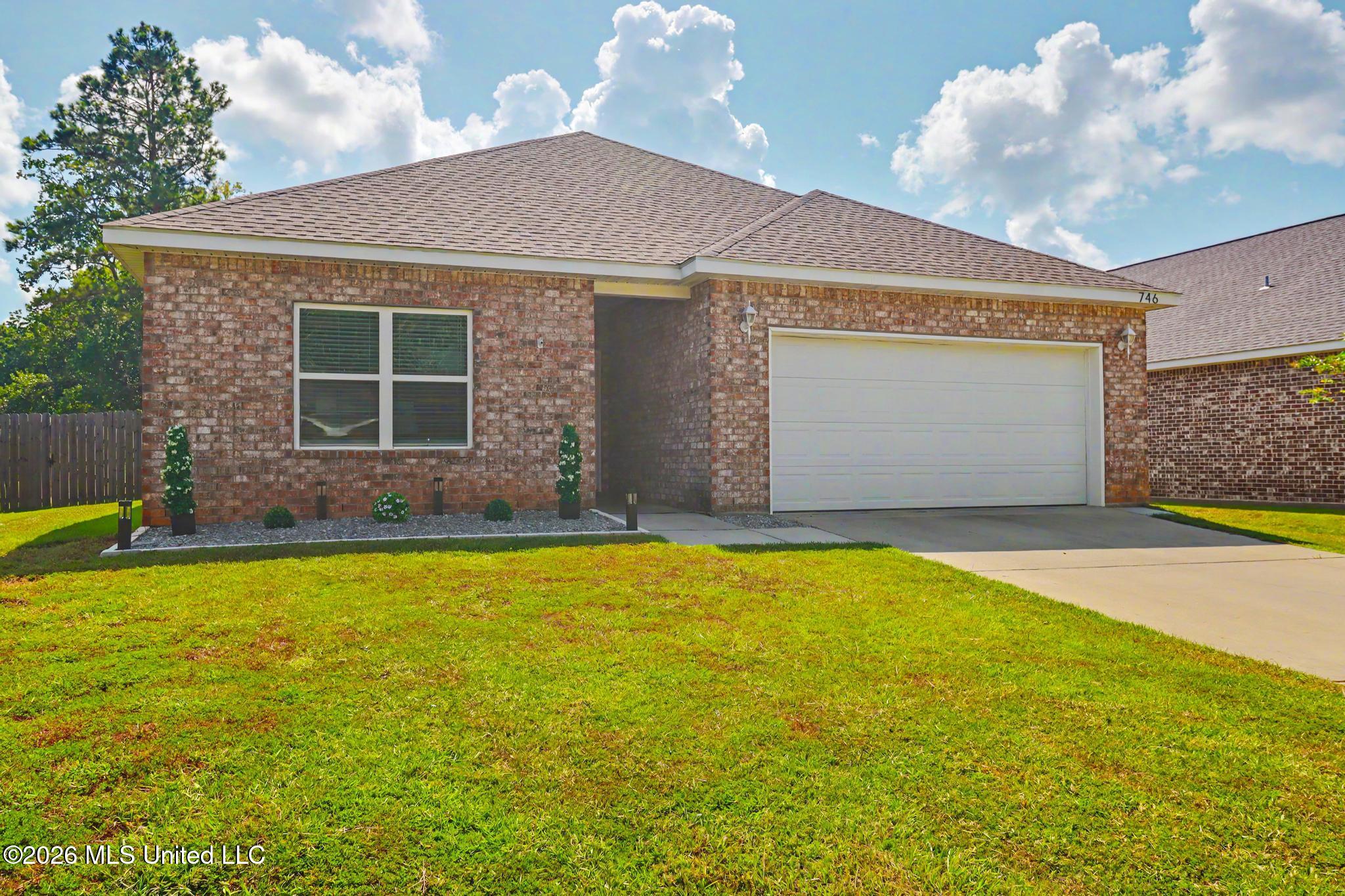 746 Waters View Drive Property Photo 1