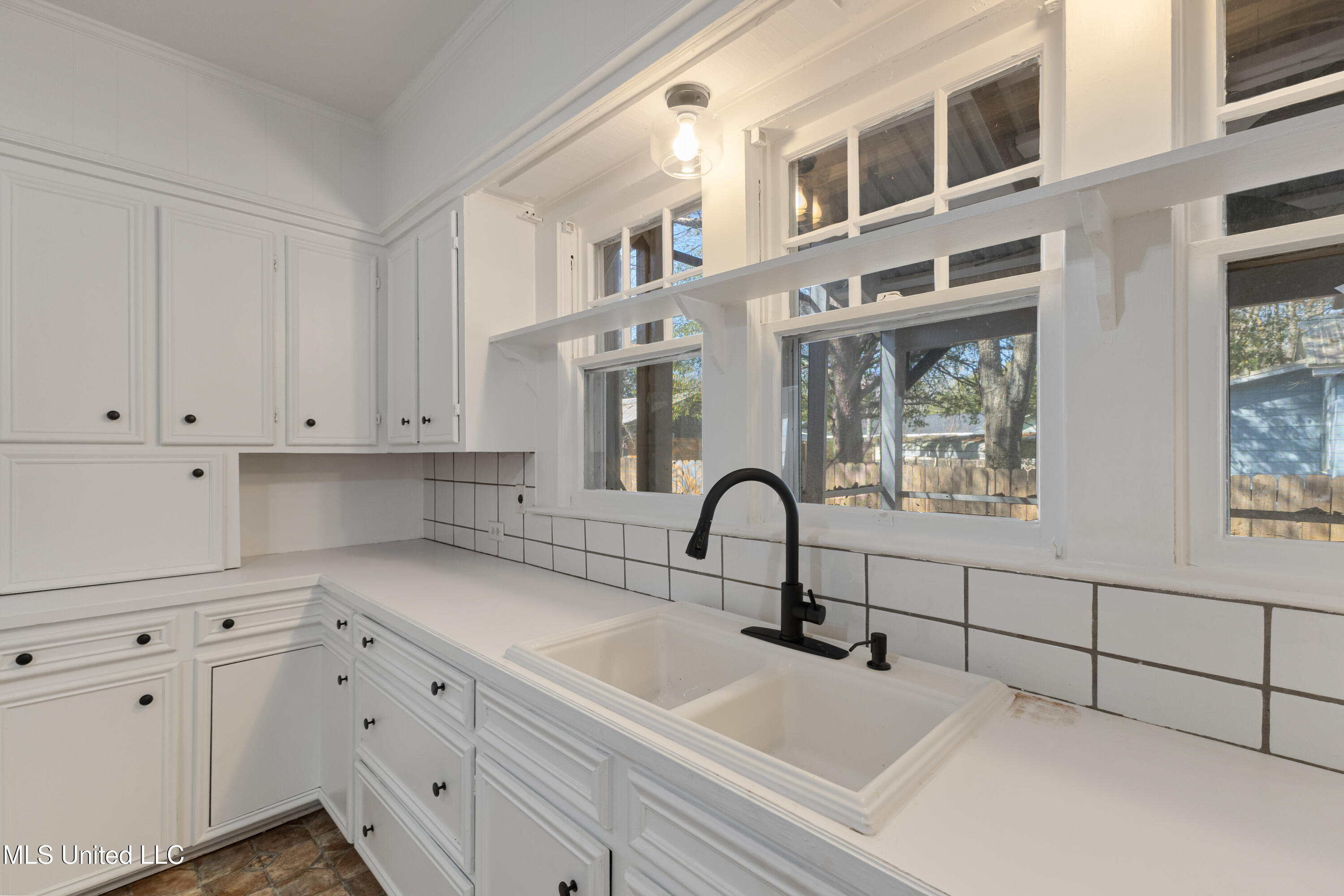 402 8th Avenue Property Photo 11