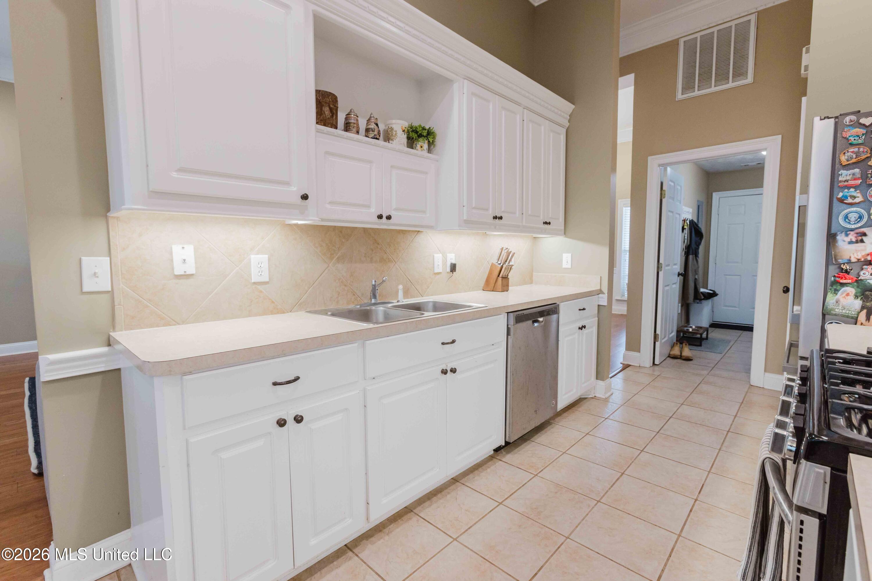 103 Sherwood Drive Property Photo 10