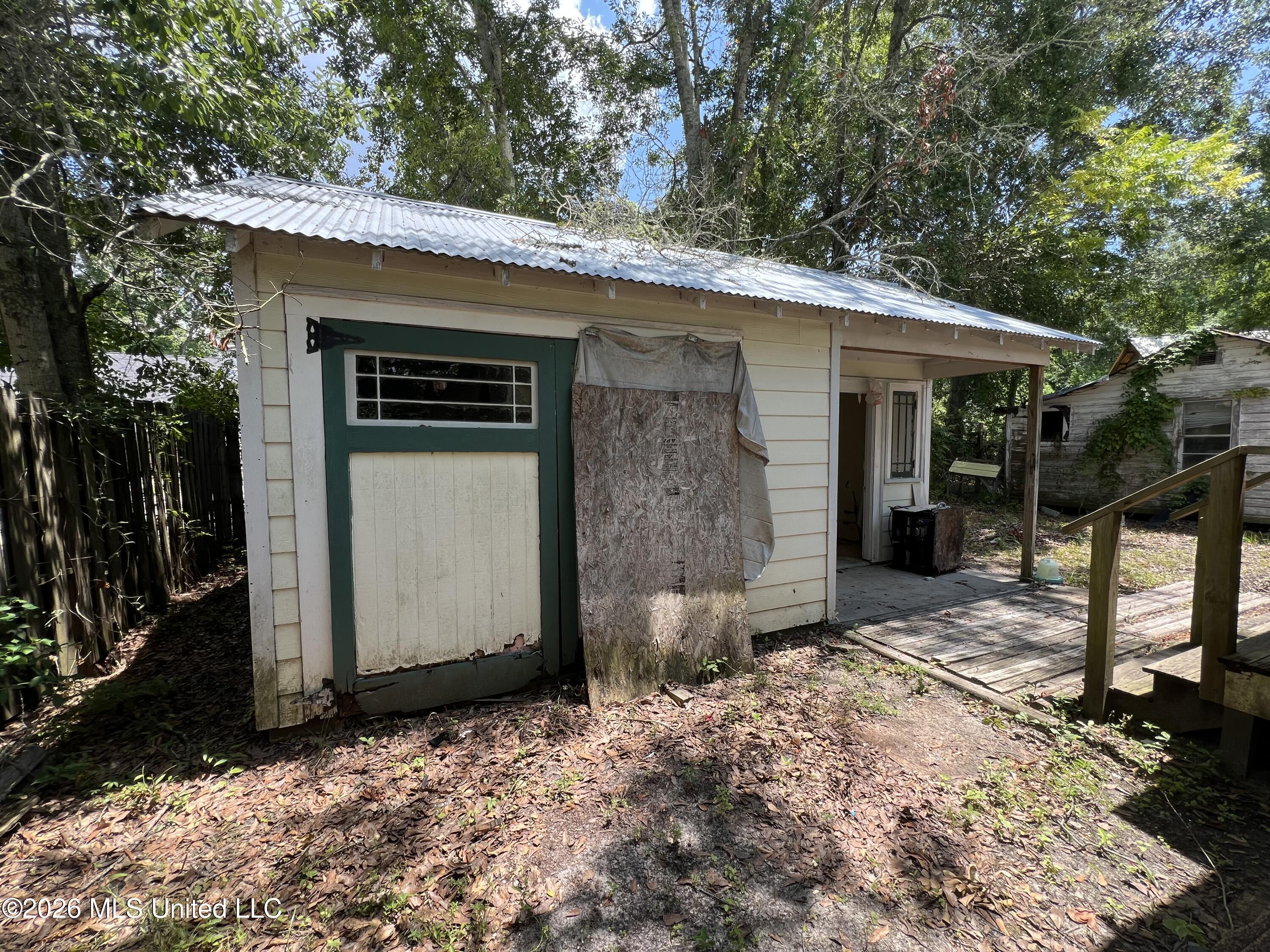 353 Seal Avenue Property Photo 17