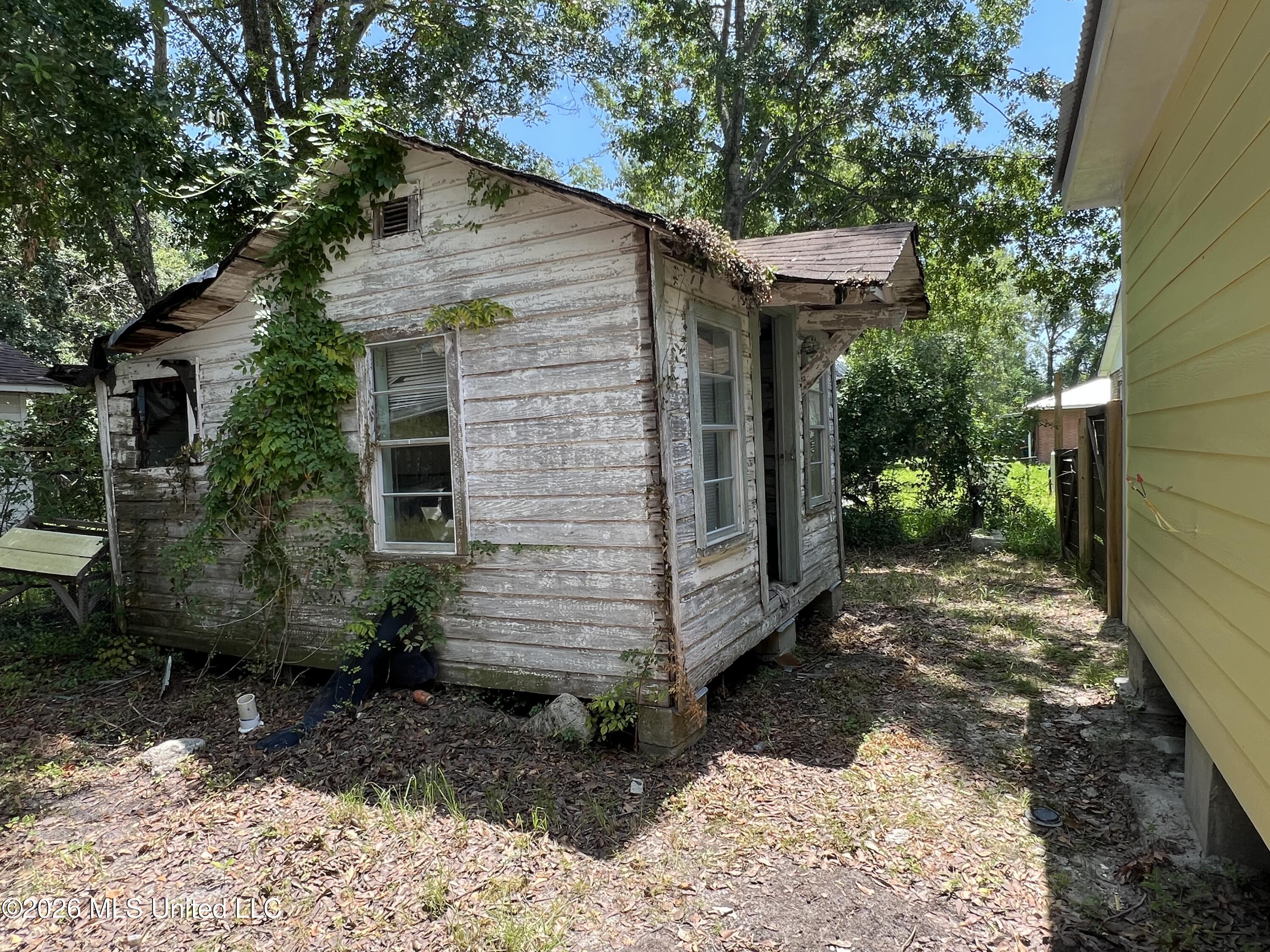353 Seal Avenue Property Photo 18