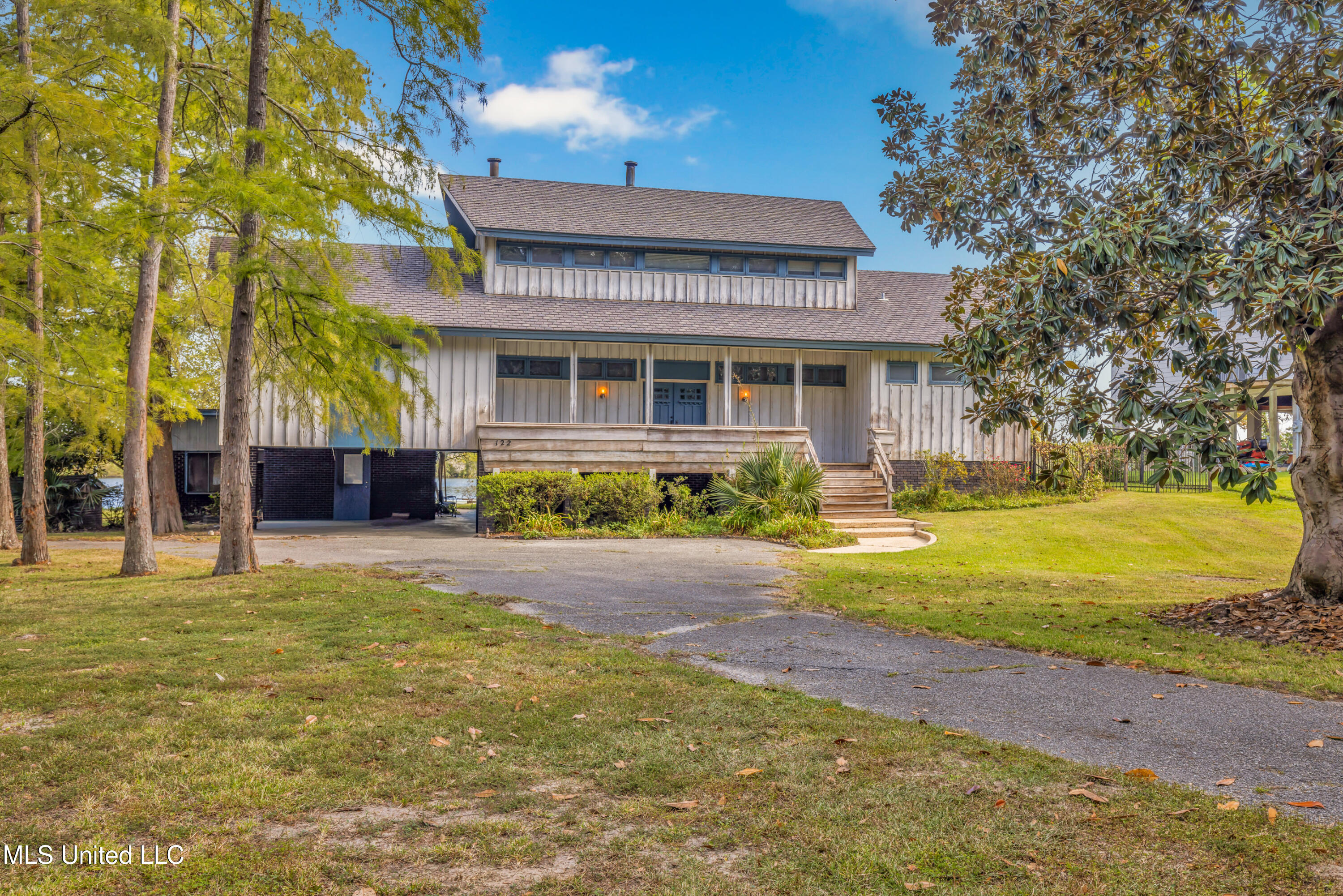 122 Bayou Circle Property Photo 1
