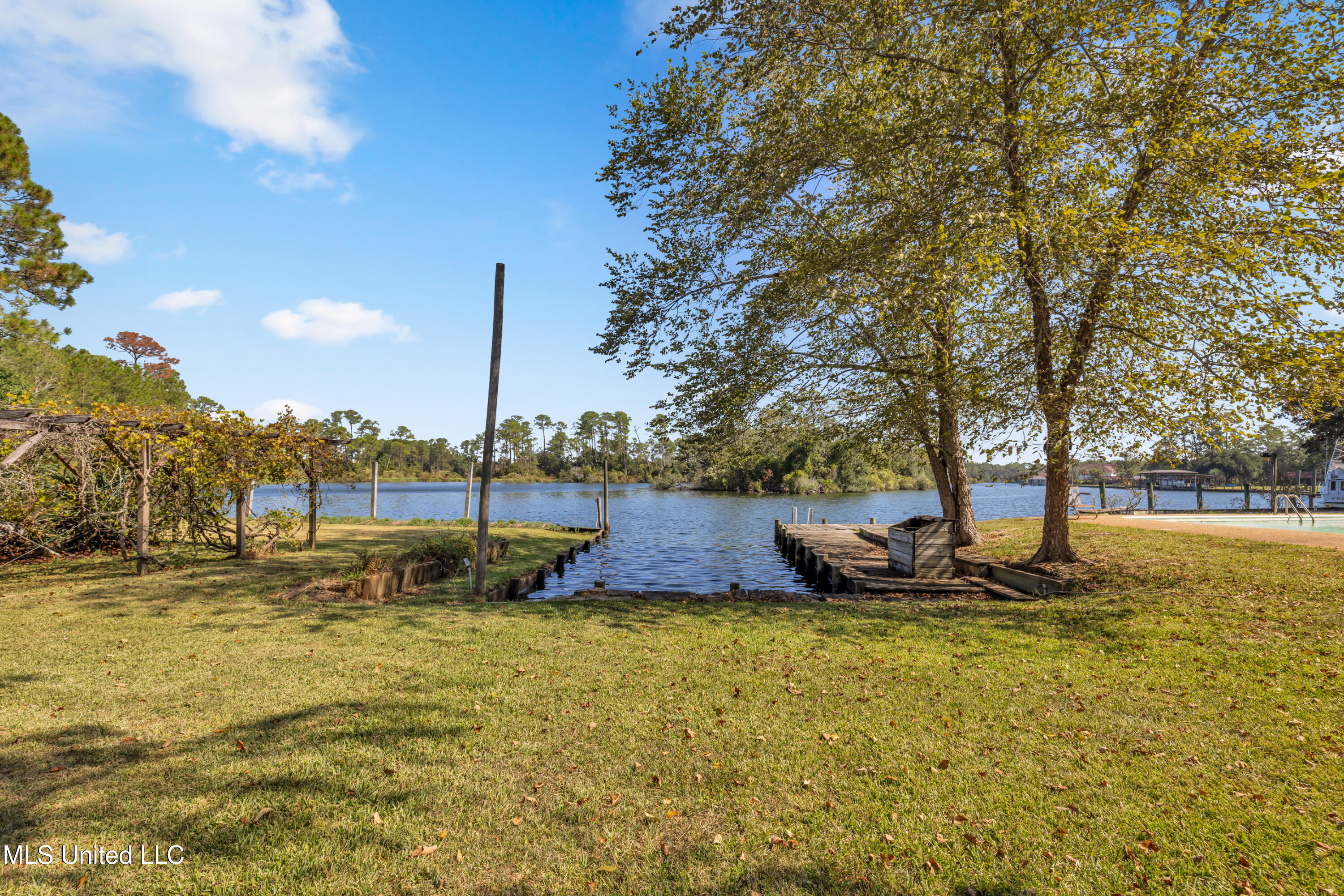 122 Bayou Circle Property Photo 6