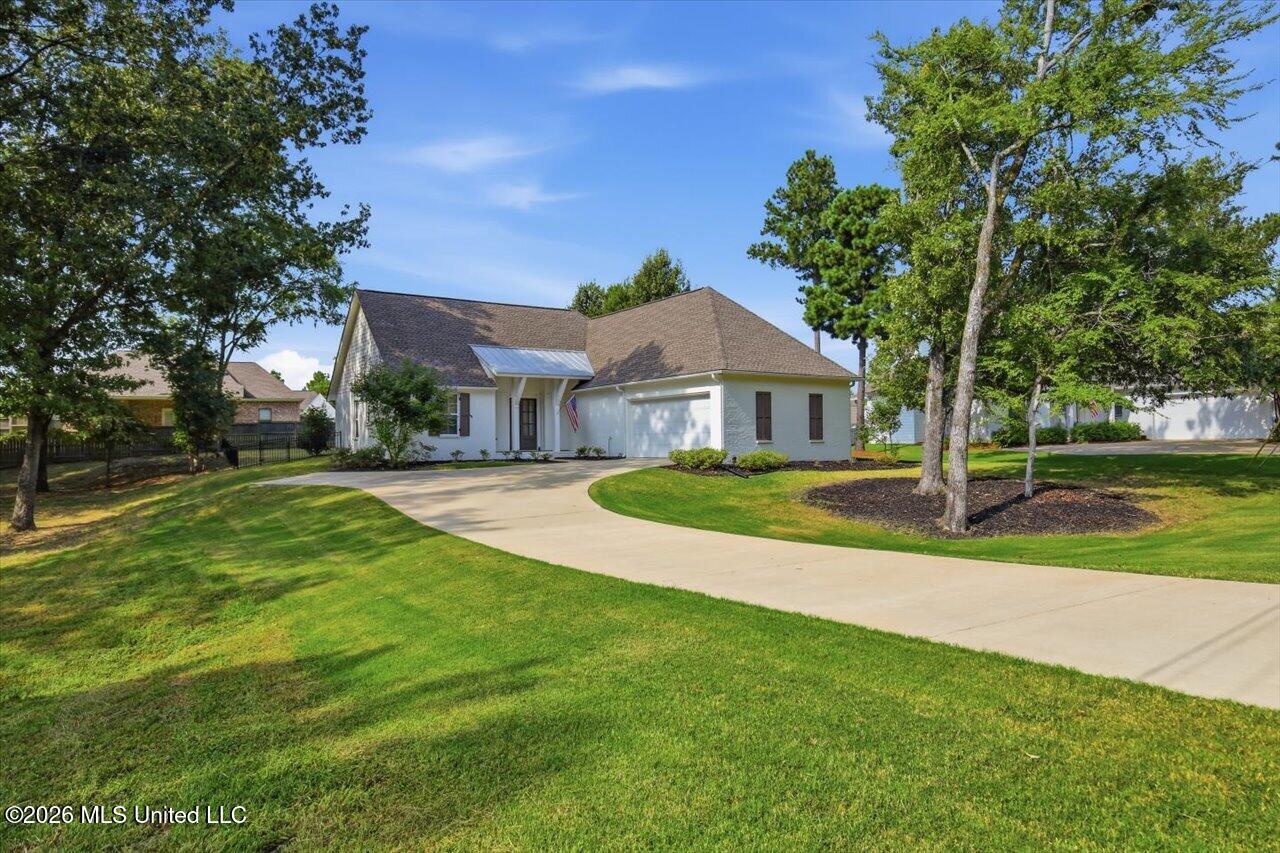 155 Lake Ridge Drive Property Photo 4
