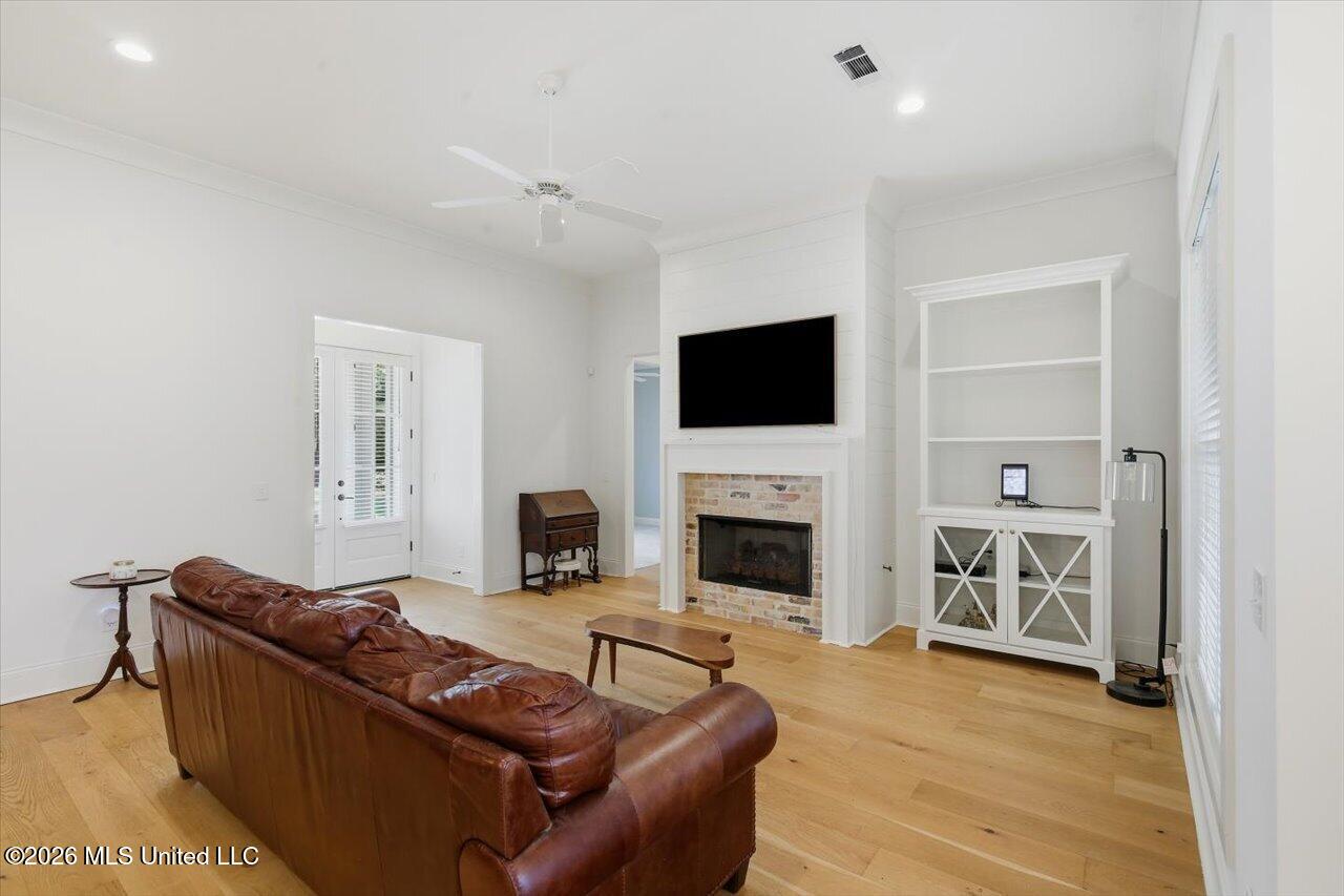 155 Lake Ridge Drive Property Photo 12