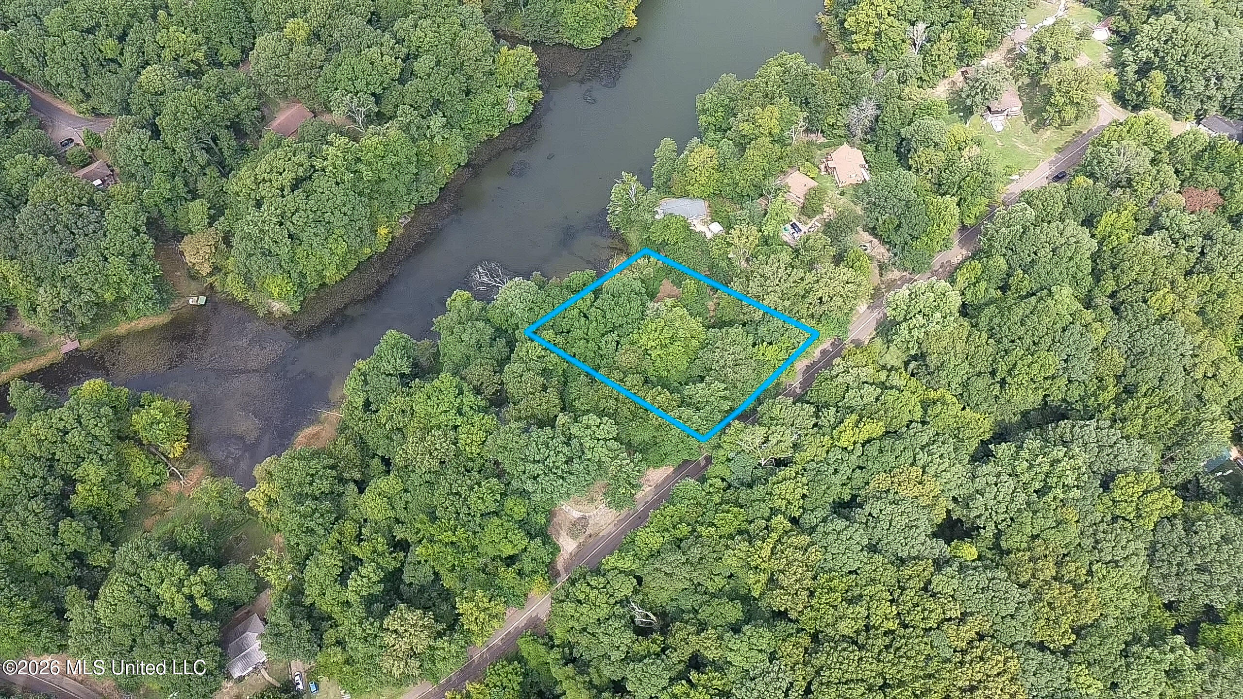 1915 Mattaha Drive Property Photo 6