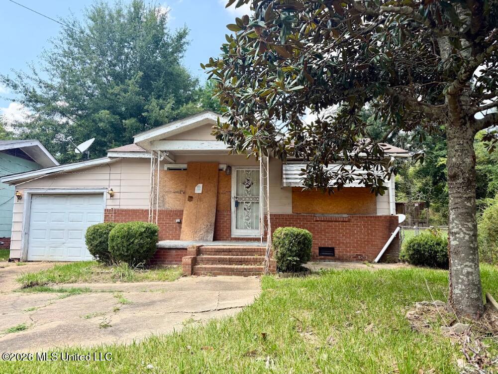1230 Marks Avenue Property Photo 1