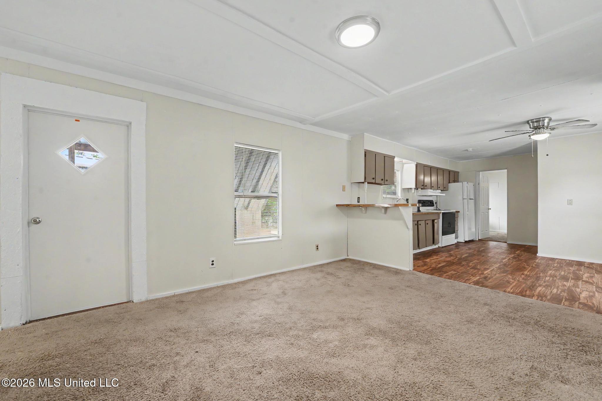 11213 Dobson Road Property Photo 4