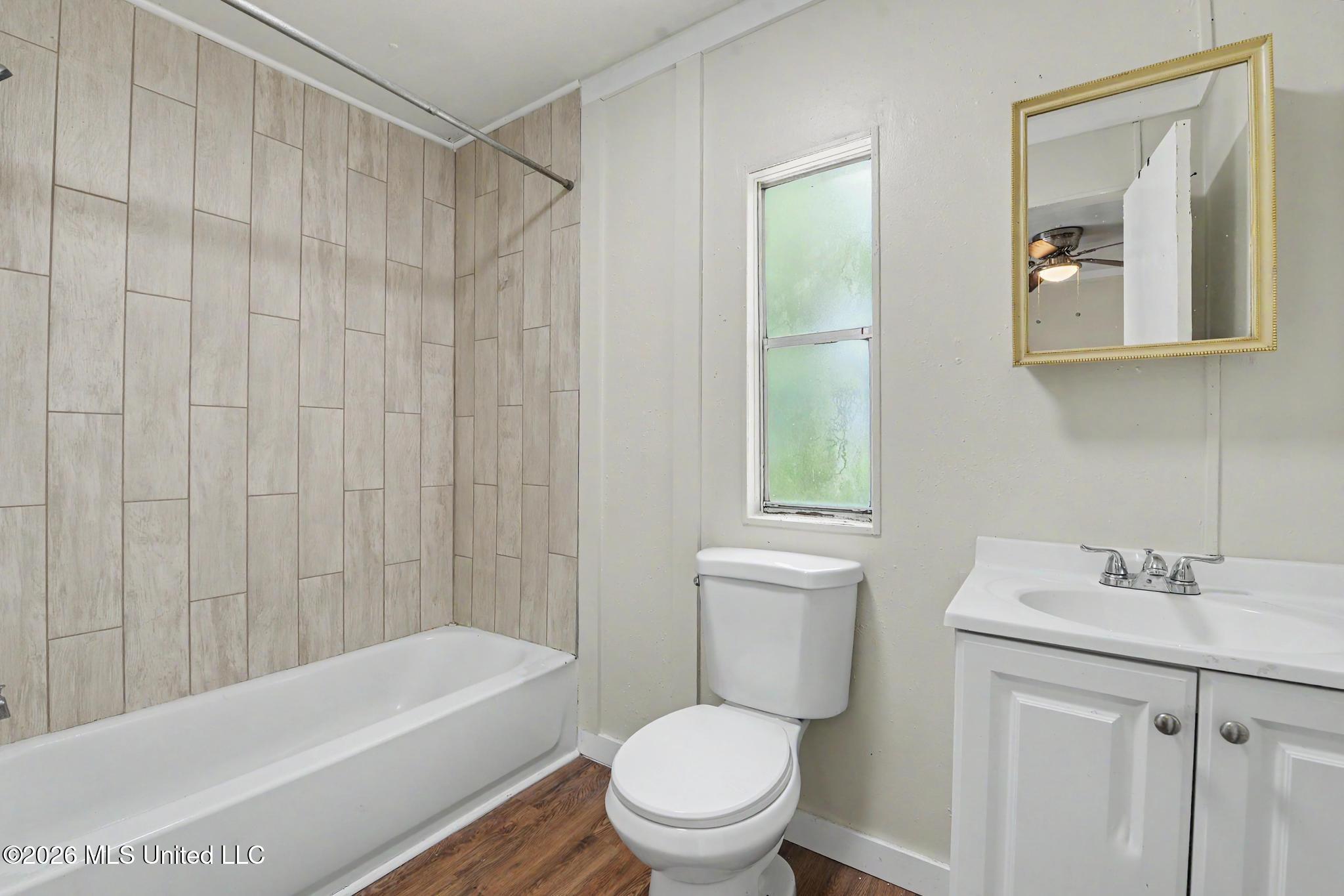 11213 Dobson Road Property Photo 9