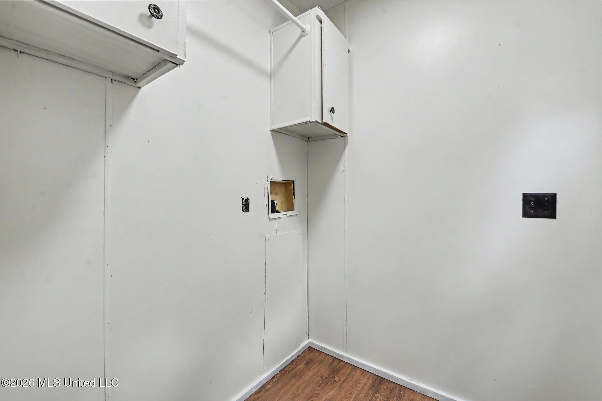 11213 Dobson Road Property Photo 13