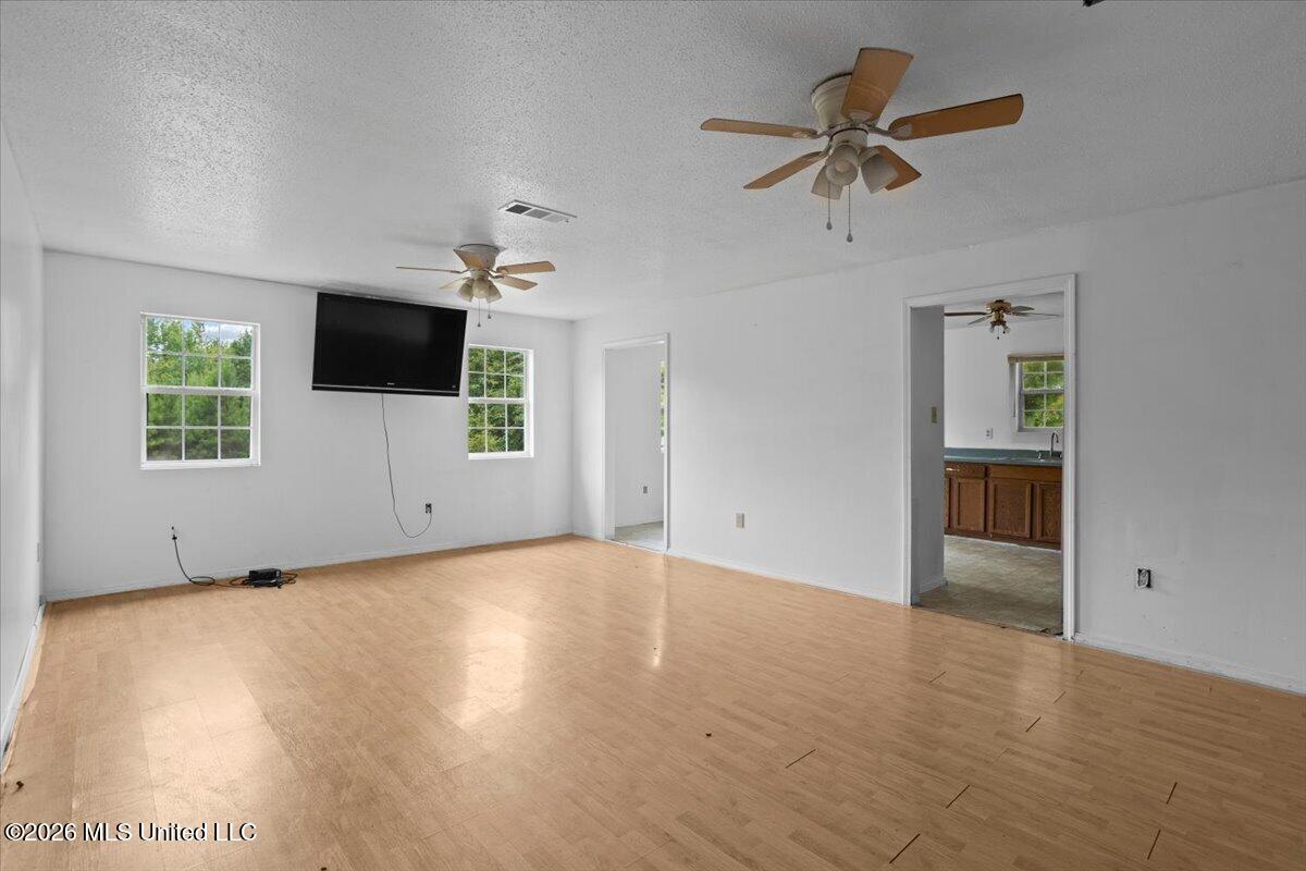 328 W Progress Road Property Photo 4