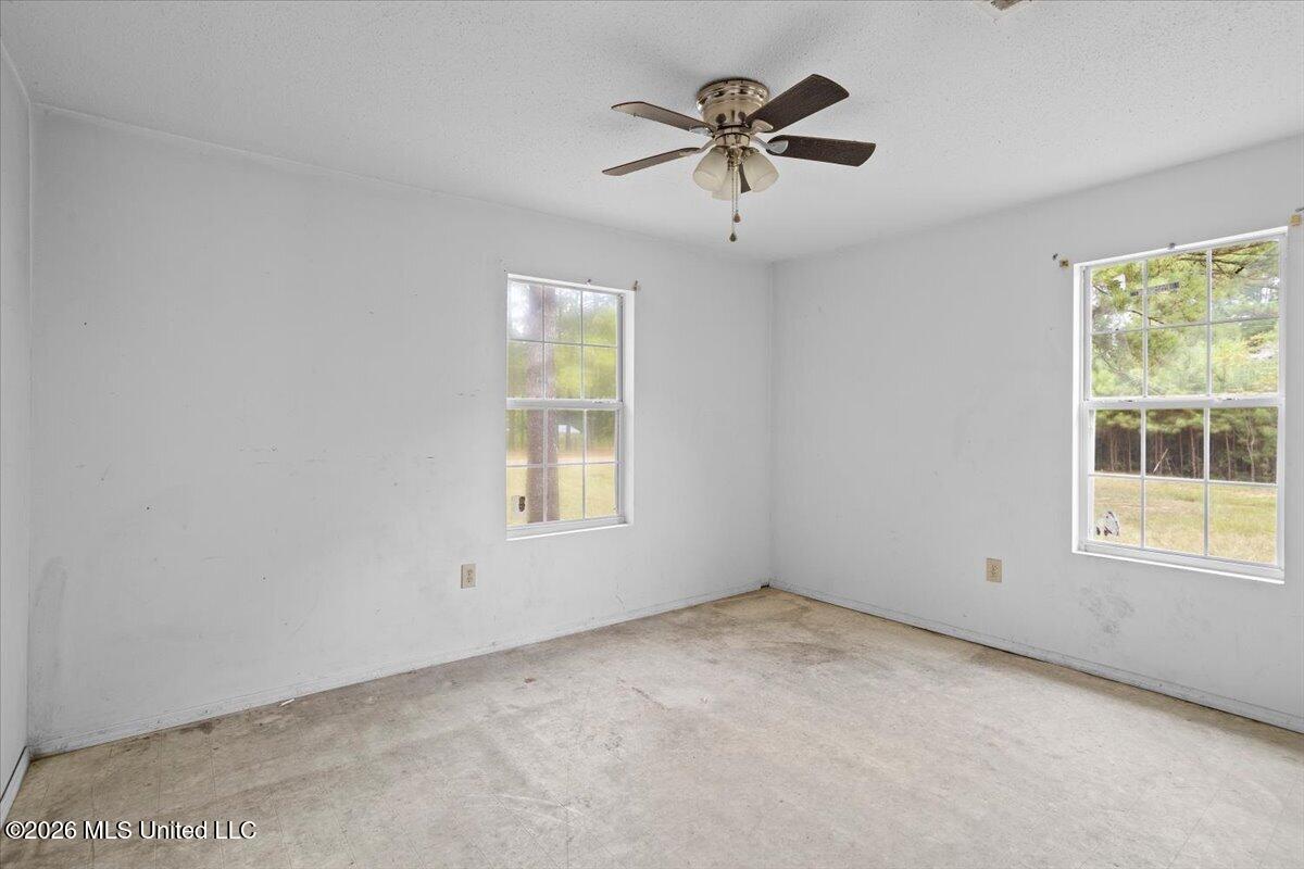 328 W Progress Road Property Photo 18
