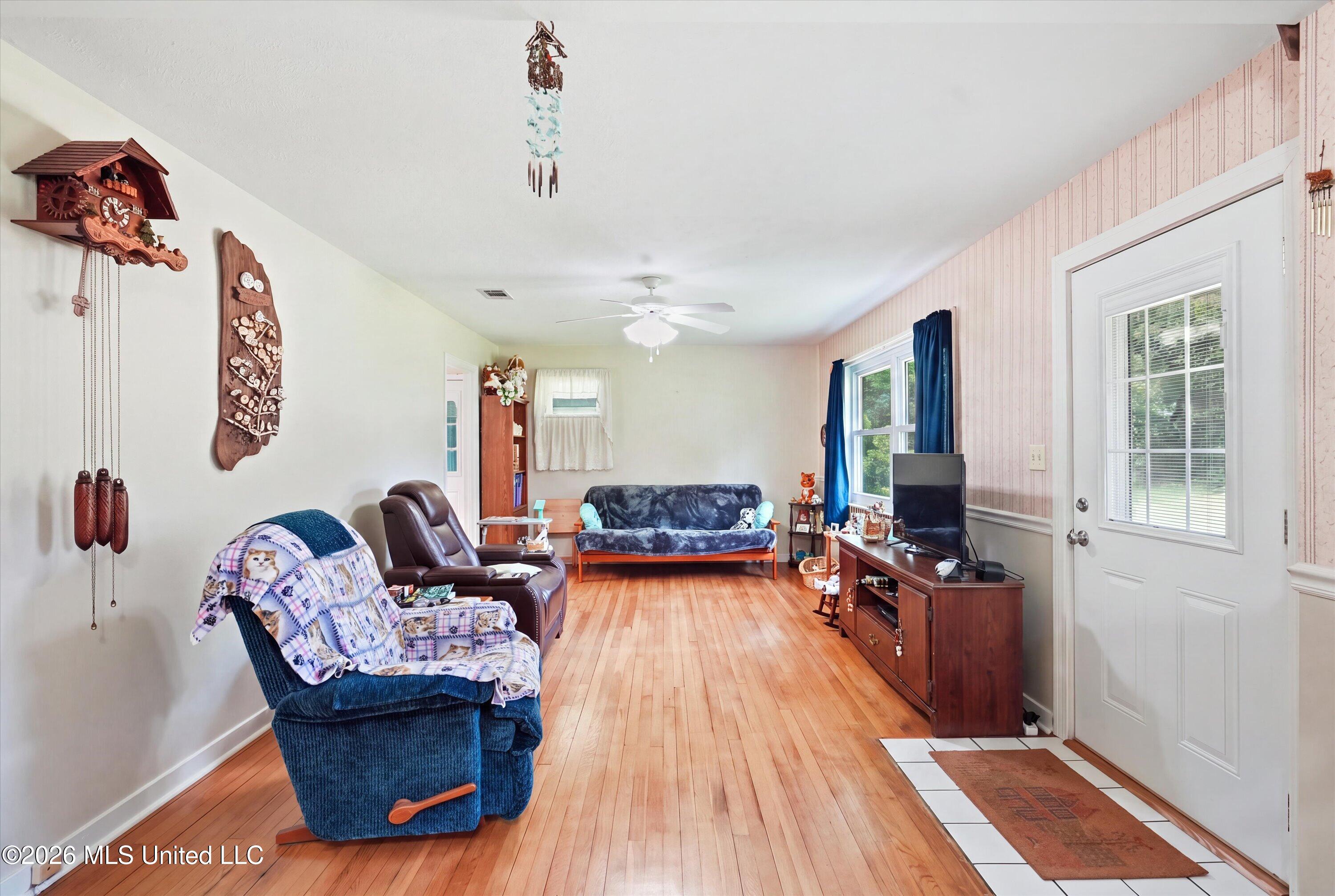 1925 Deborah Street Property Photo 4