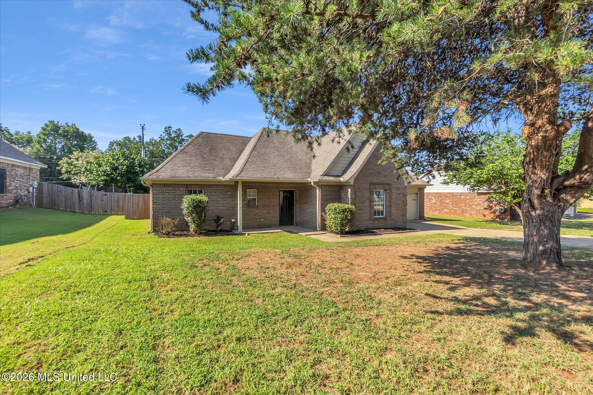 7079 Maplewood Road Property Photo 1