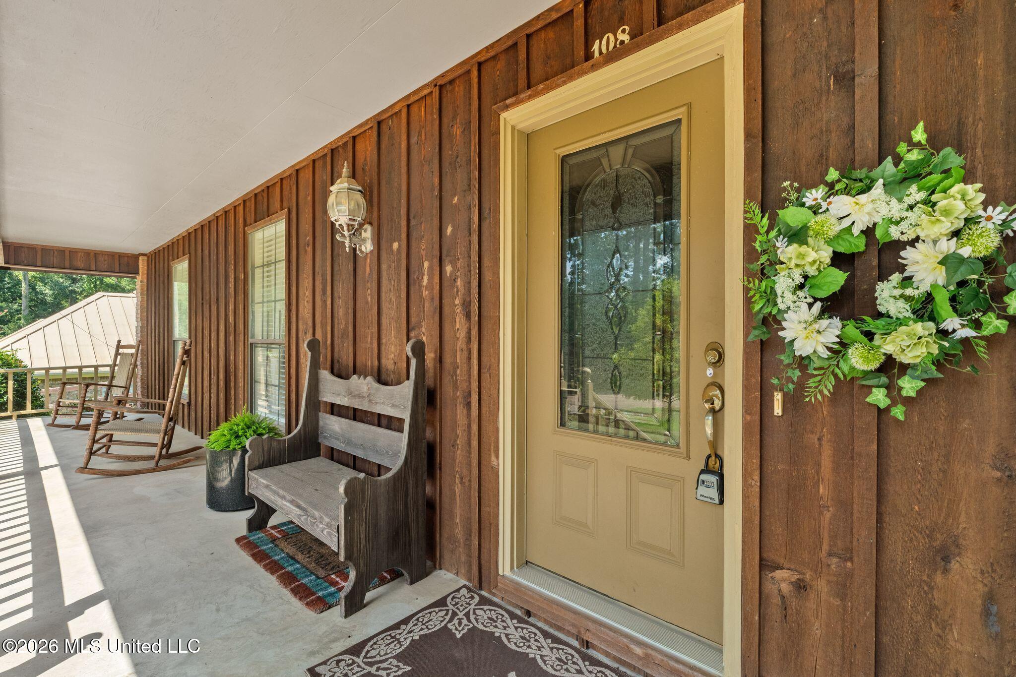 108 Pinecrest Street Property Photo 4