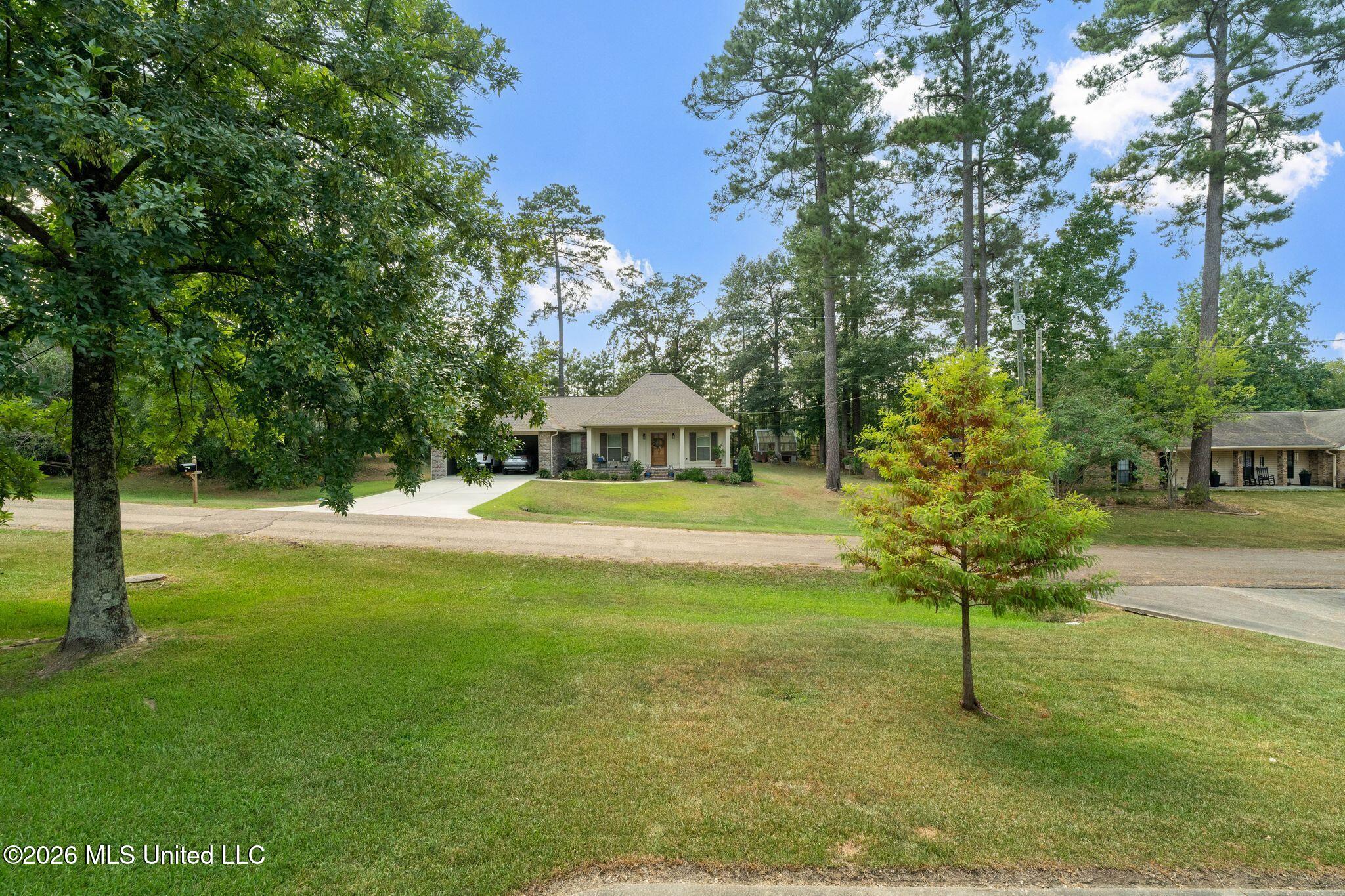108 Pinecrest Street Property Photo 5