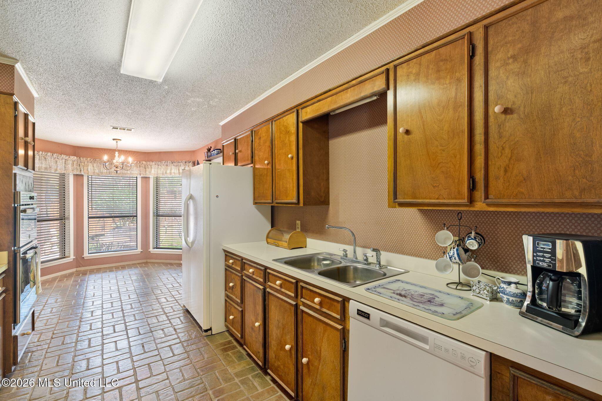 108 Pinecrest Street Property Photo 10