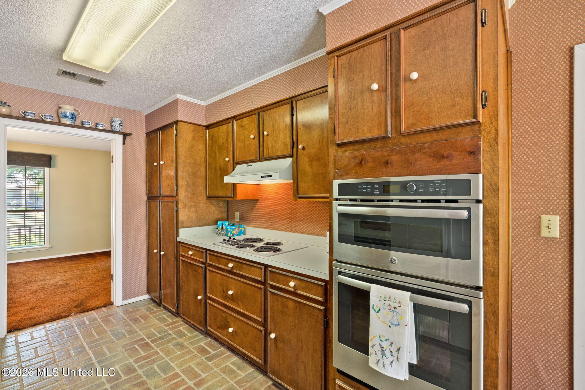 108 Pinecrest Street Property Photo 12