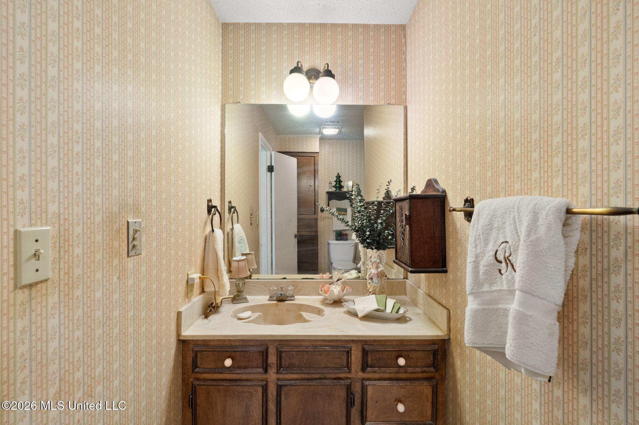 108 Pinecrest Street Property Photo 22