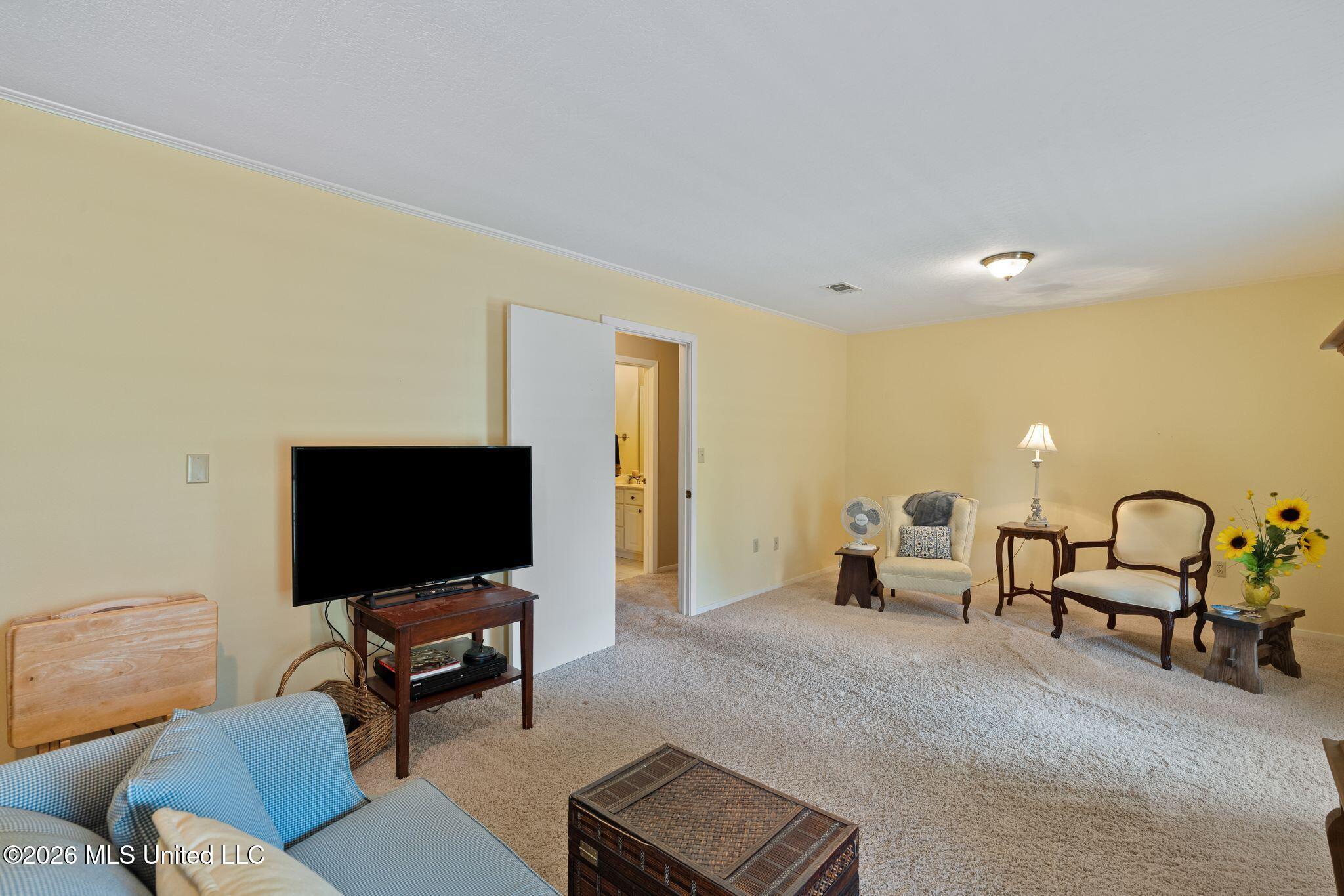 108 Pinecrest Street Property Photo 25
