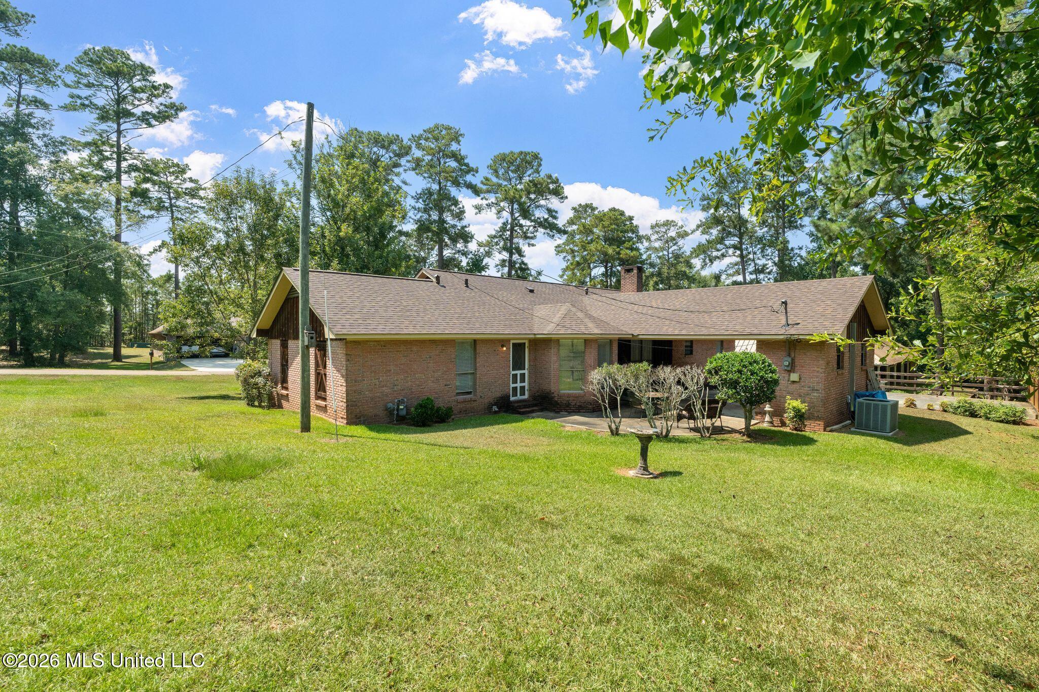 108 Pinecrest Street Property Photo 32