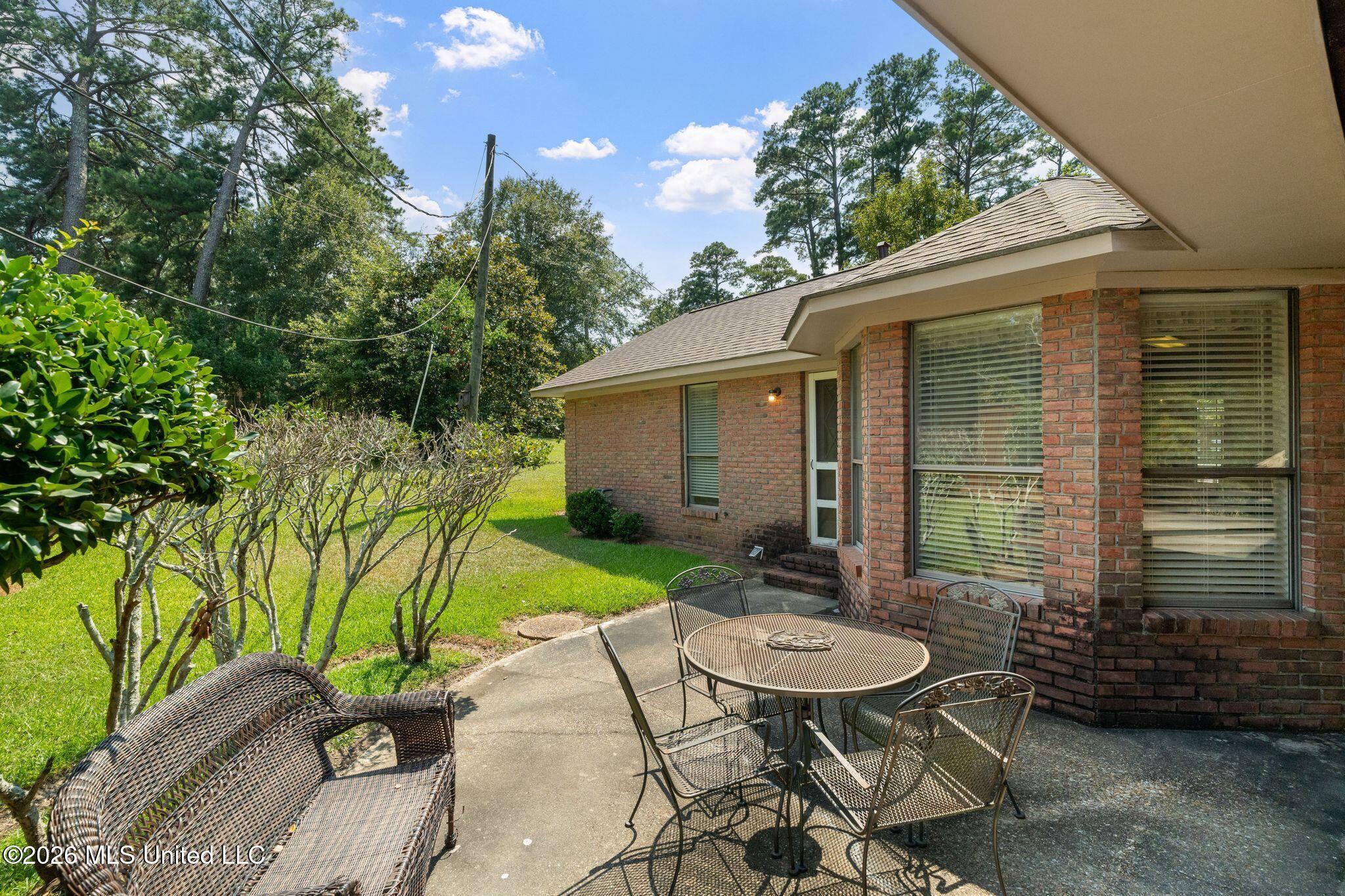 108 Pinecrest Street Property Photo 33