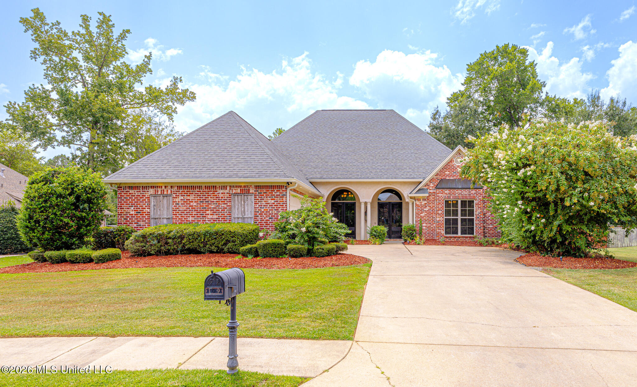 109 Bridgeton Way Property Photo 1
