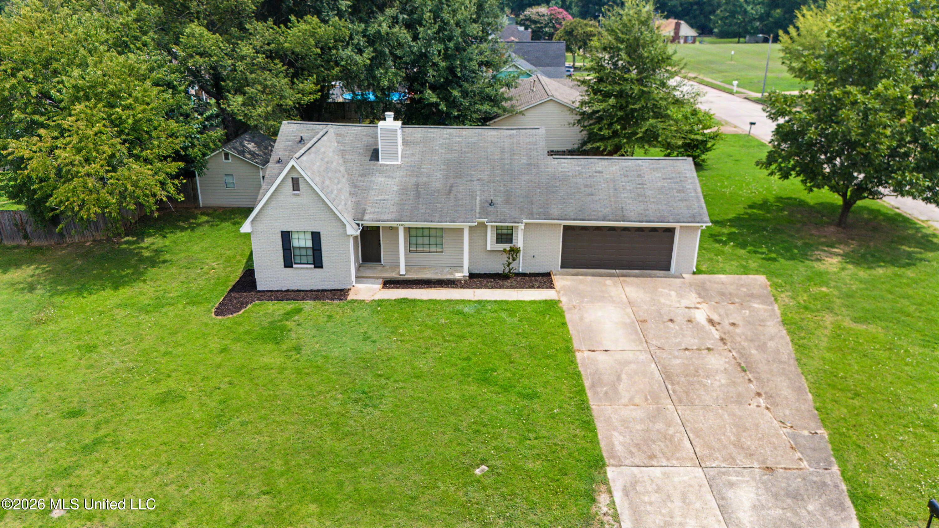 5680 Greeno Drive Property Photo 6