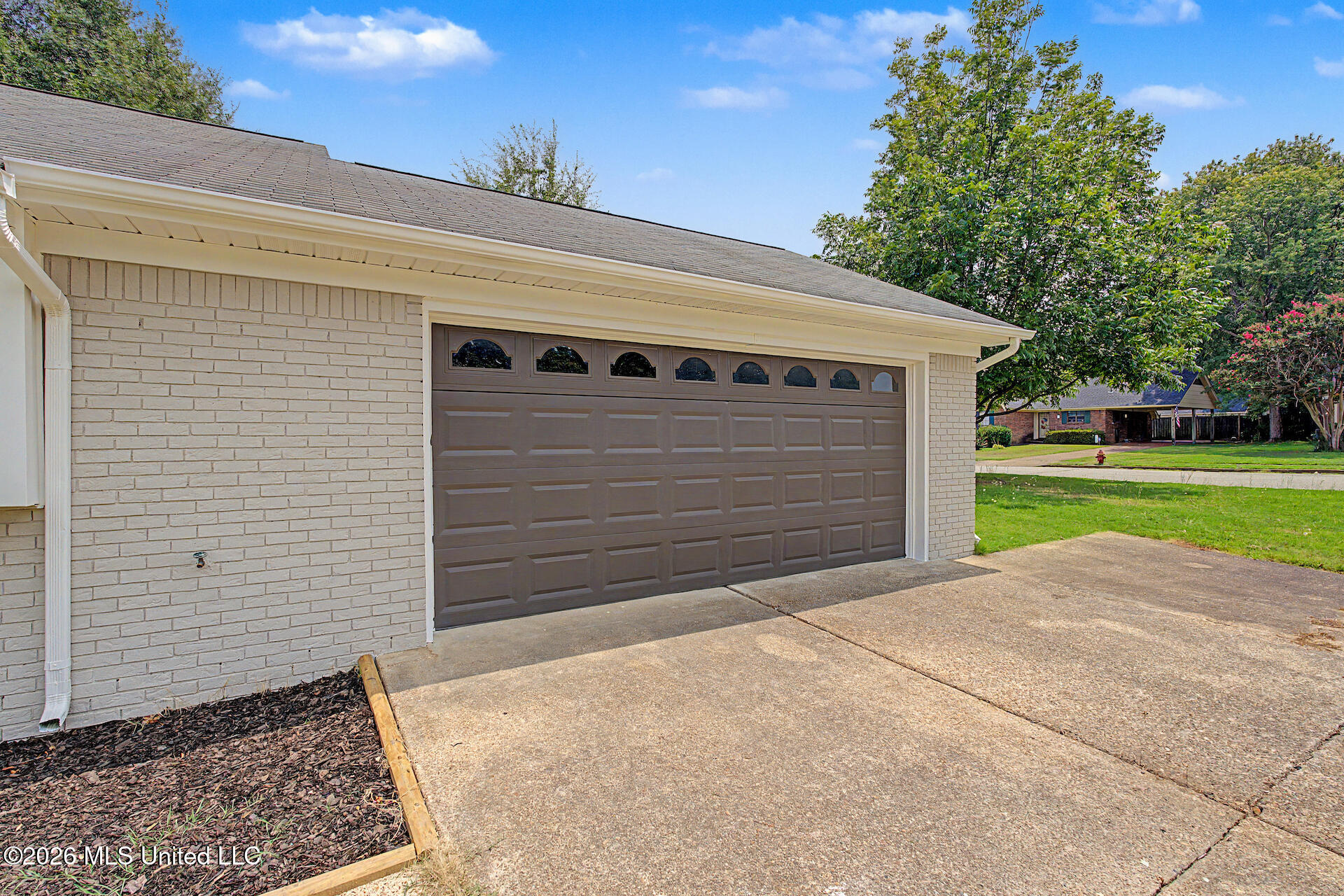 5680 Greeno Drive Property Photo 7