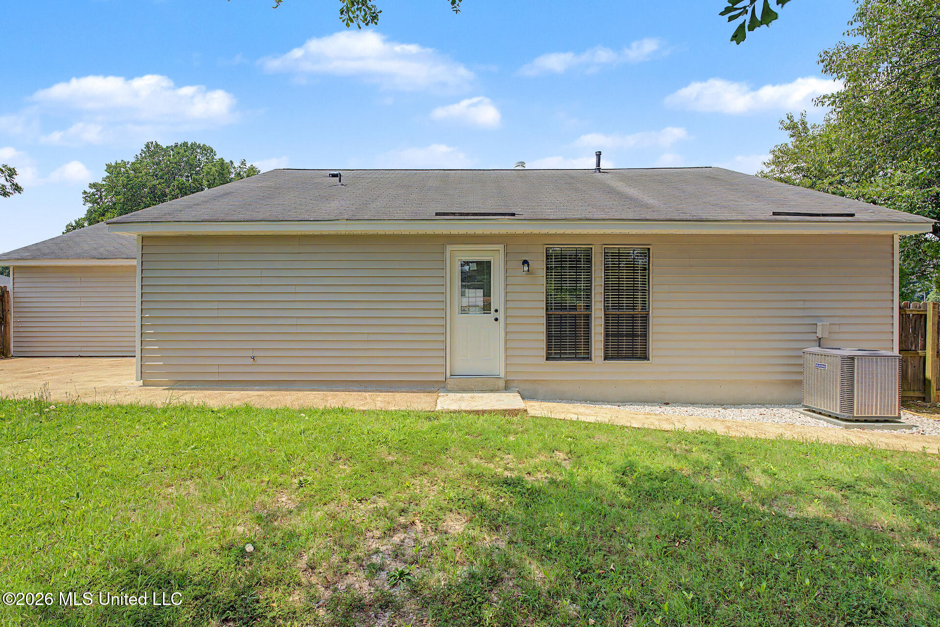 5680 Greeno Drive Property Photo 9