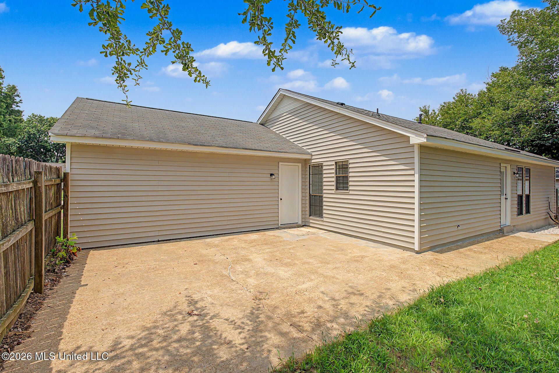 5680 Greeno Drive Property Photo 10