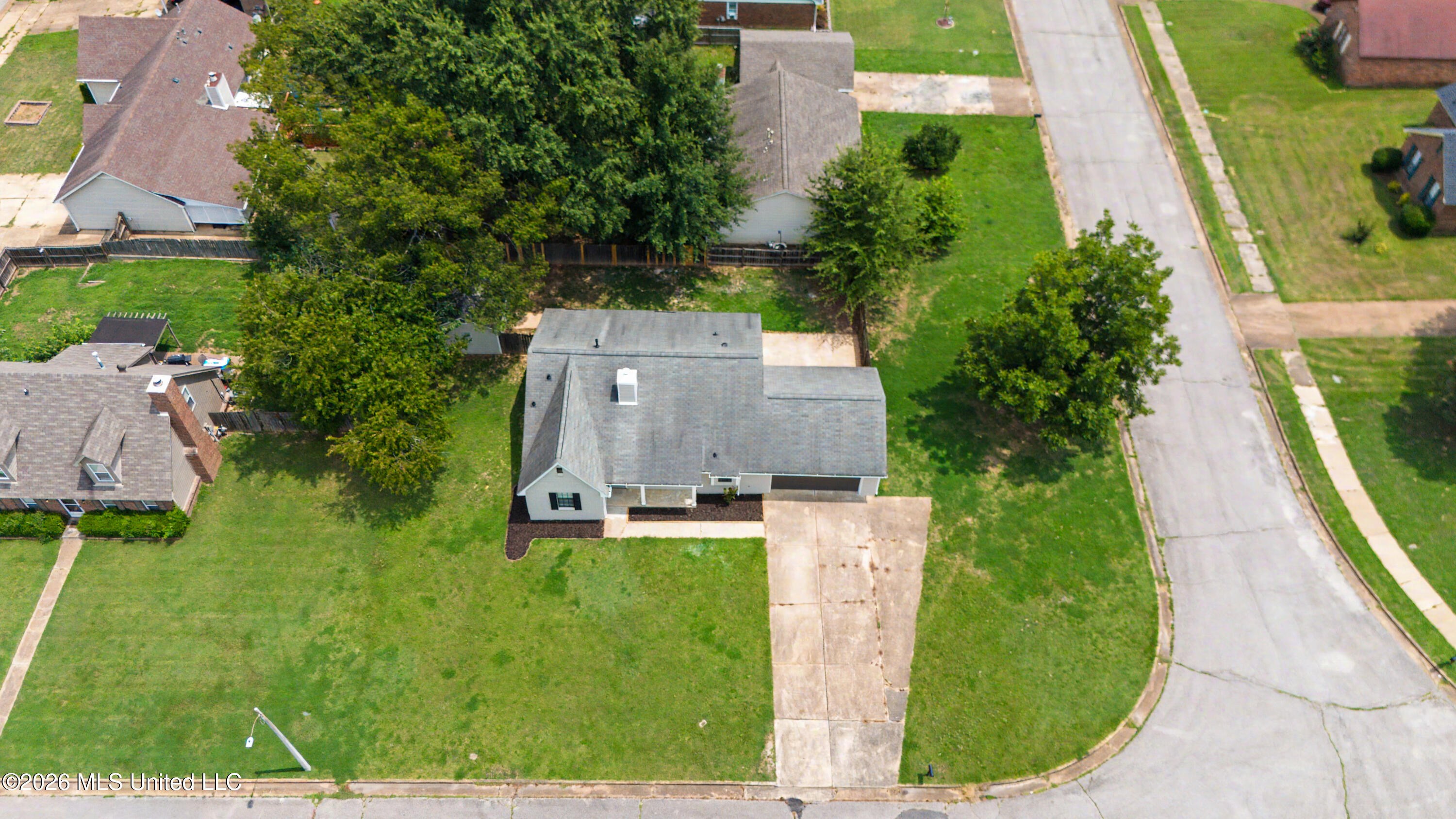 5680 Greeno Drive Property Photo 12