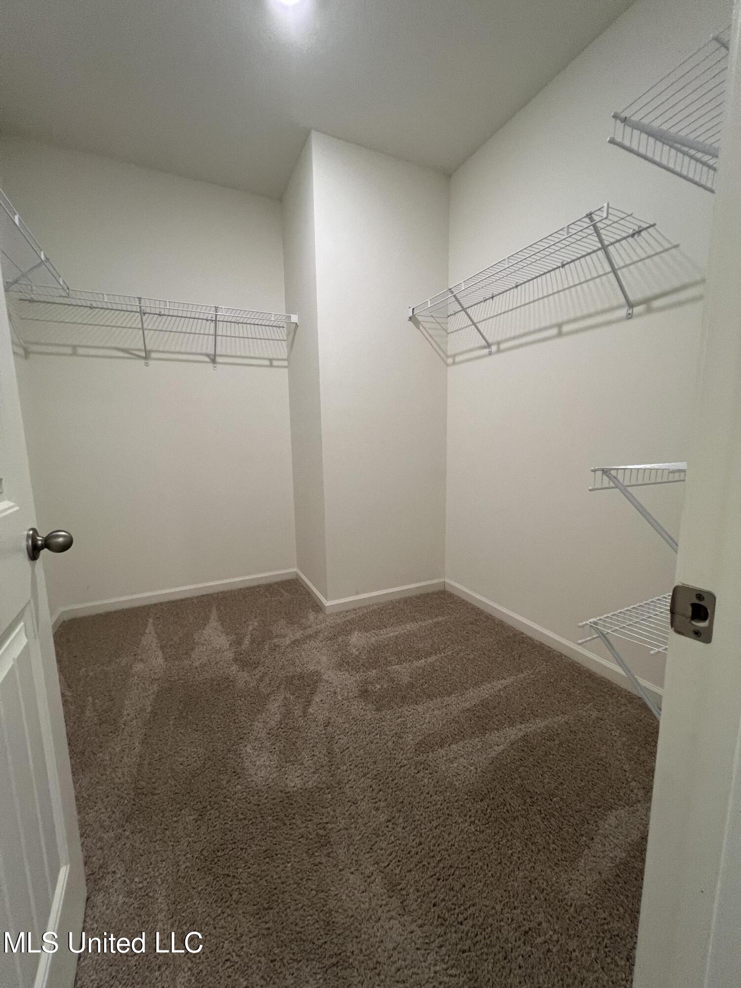 2427 Hyacinth Lane Property Photo 7