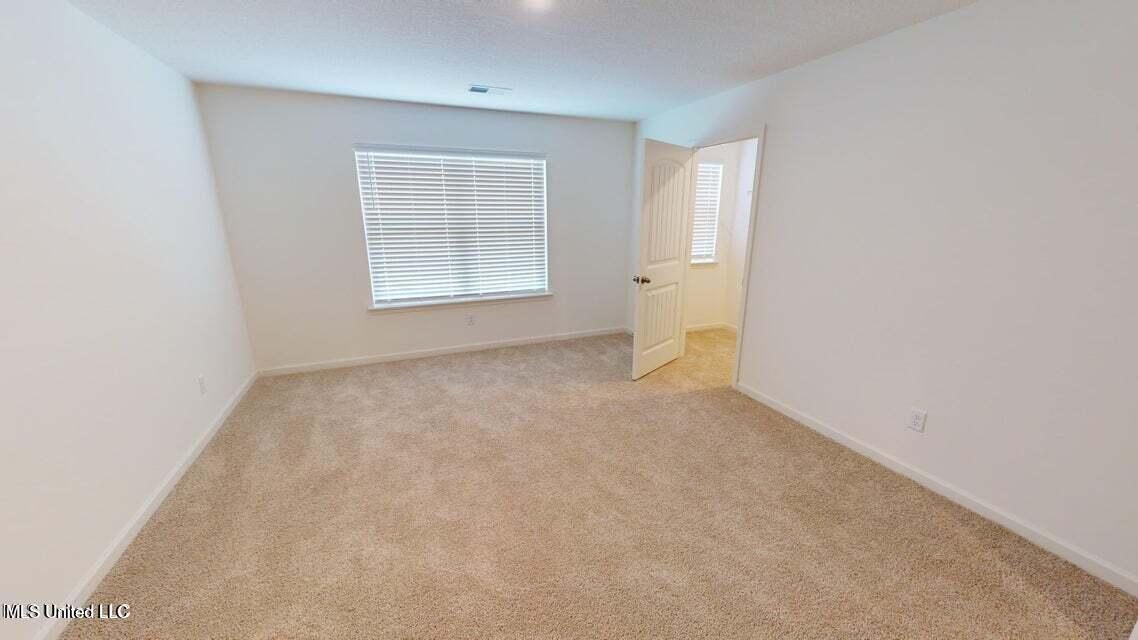 2427 Hyacinth Lane Property Photo 10
