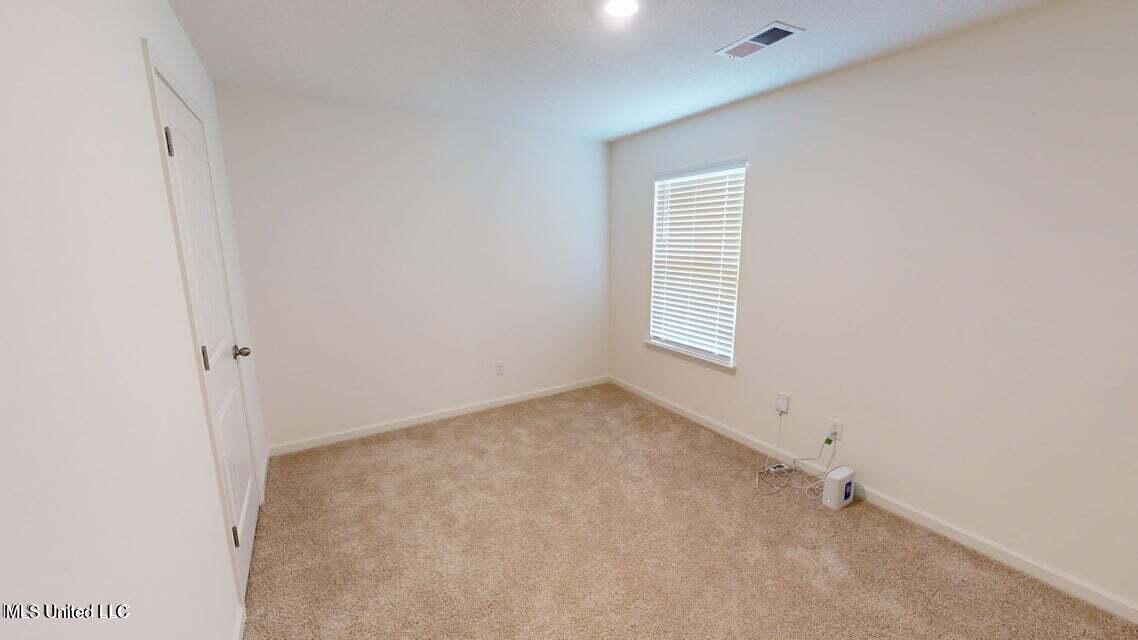 2427 Hyacinth Lane Property Photo 11