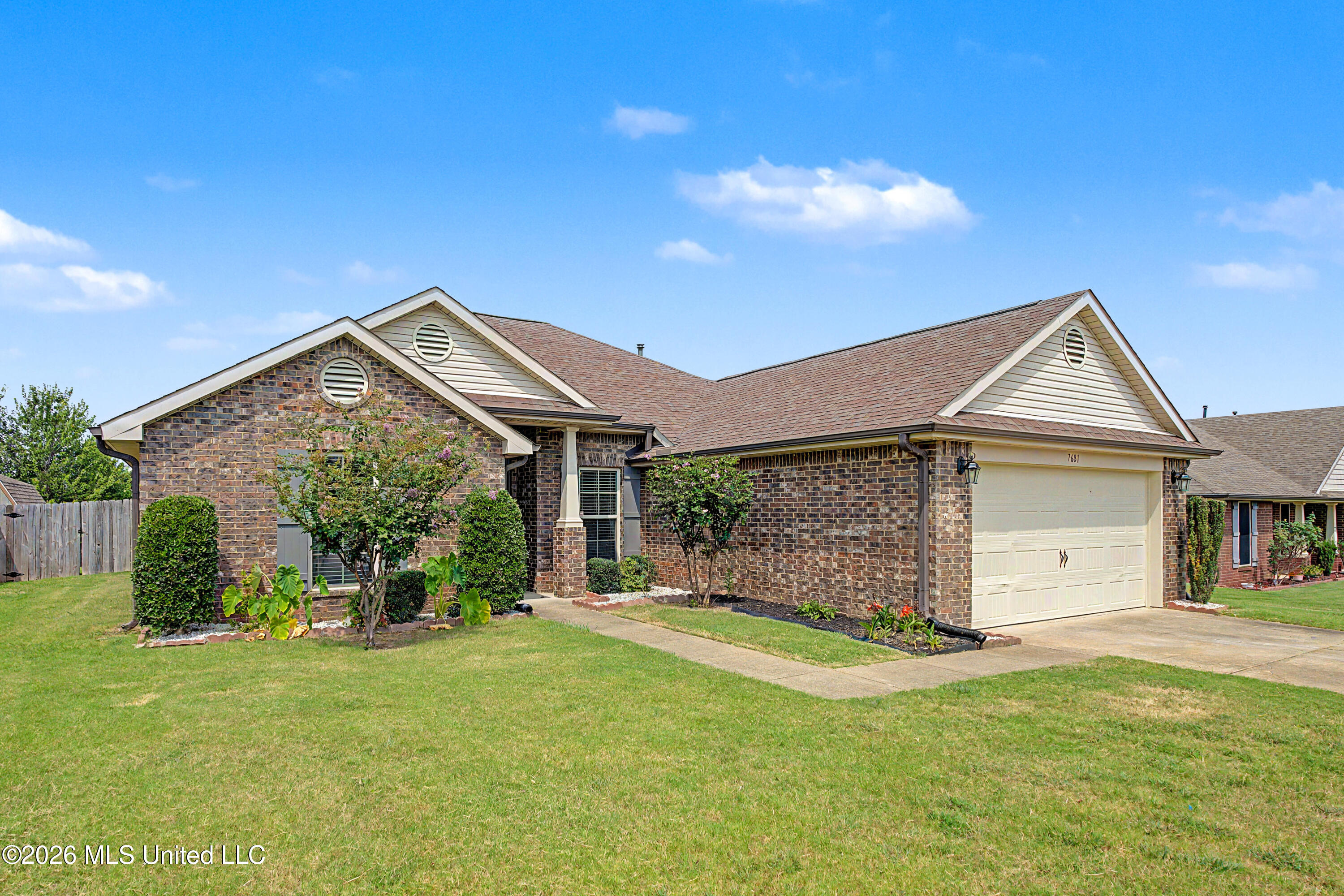 7681 Walnut Glen Drive Property Photo 4