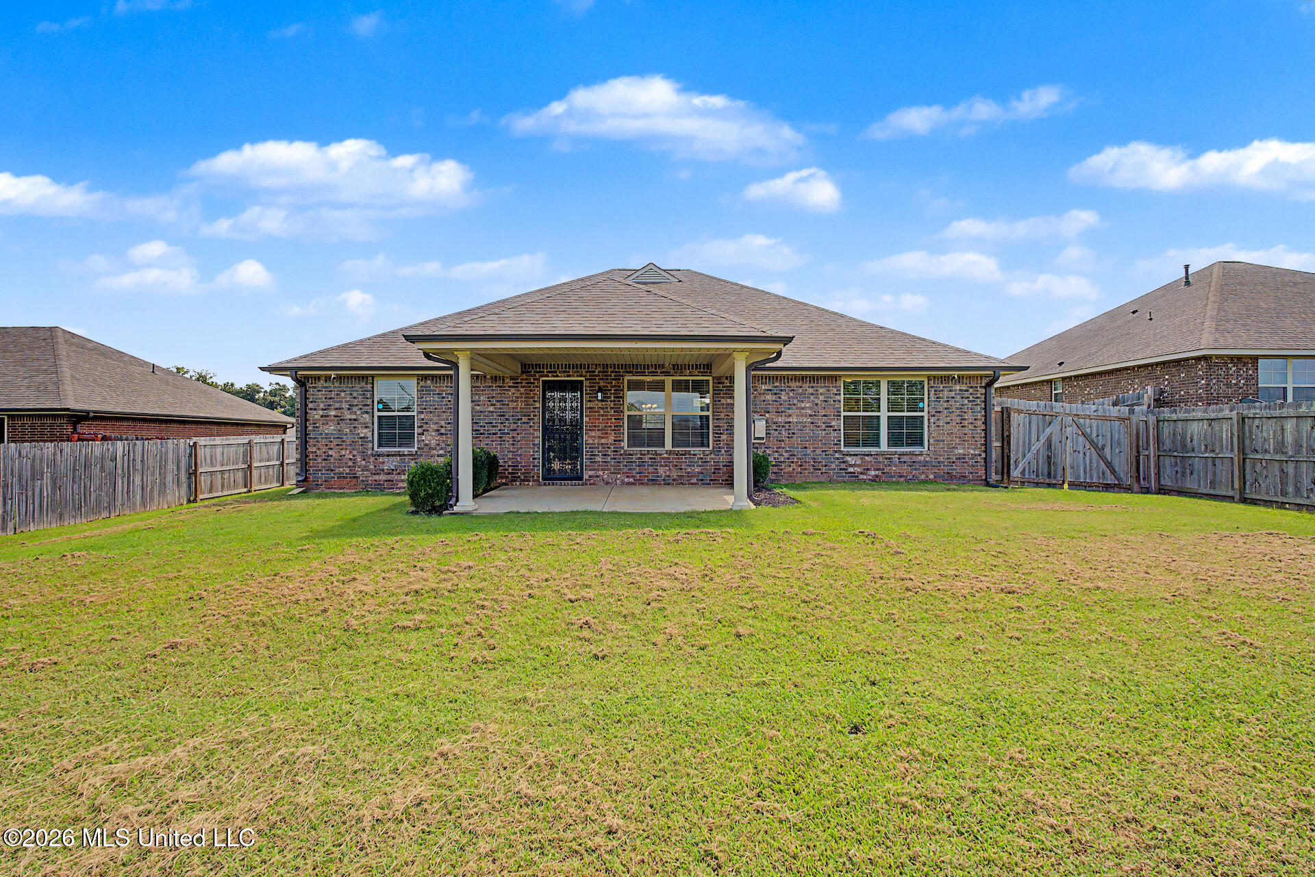 7681 Walnut Glen Drive Property Photo 6