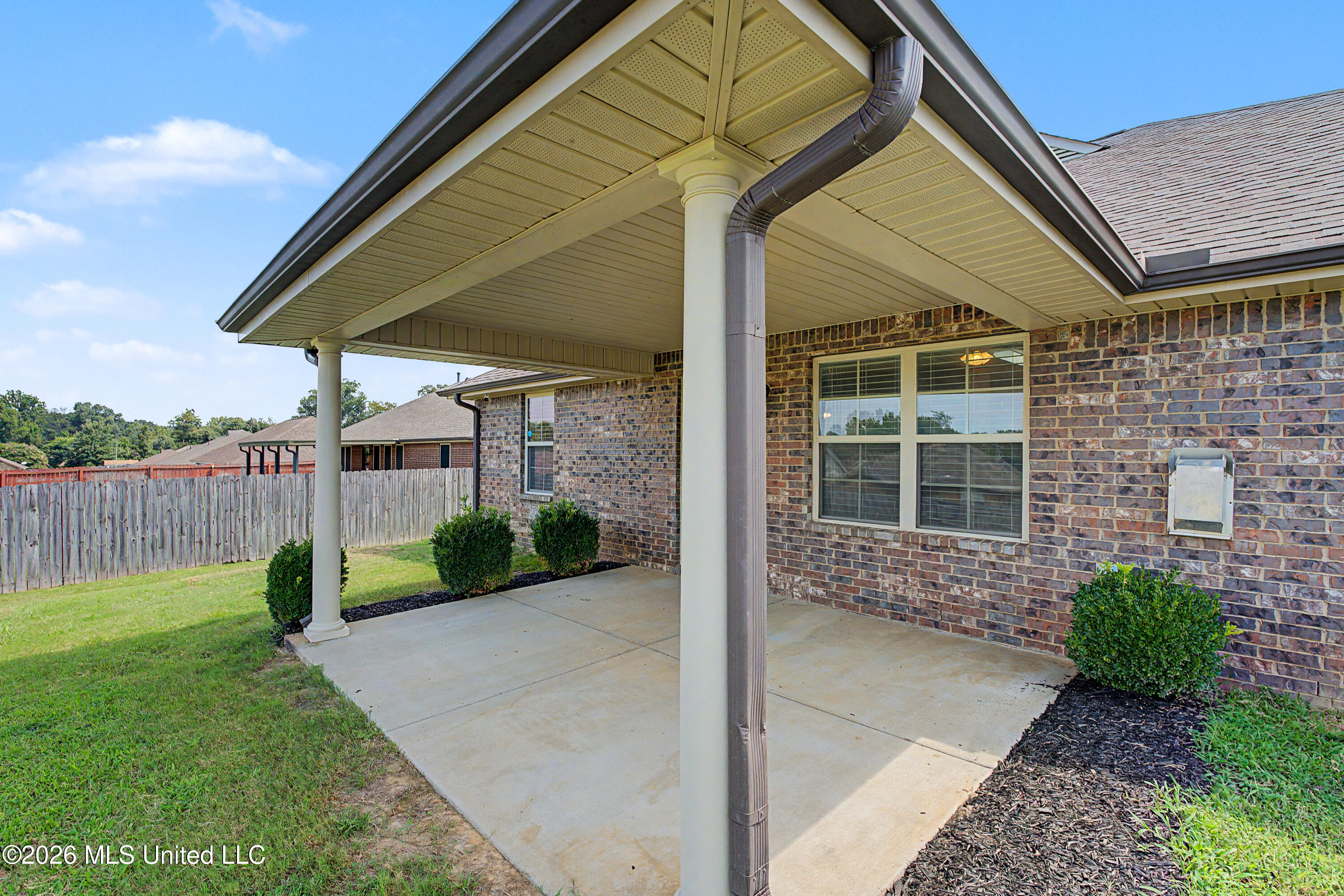 7681 Walnut Glen Drive Property Photo 8