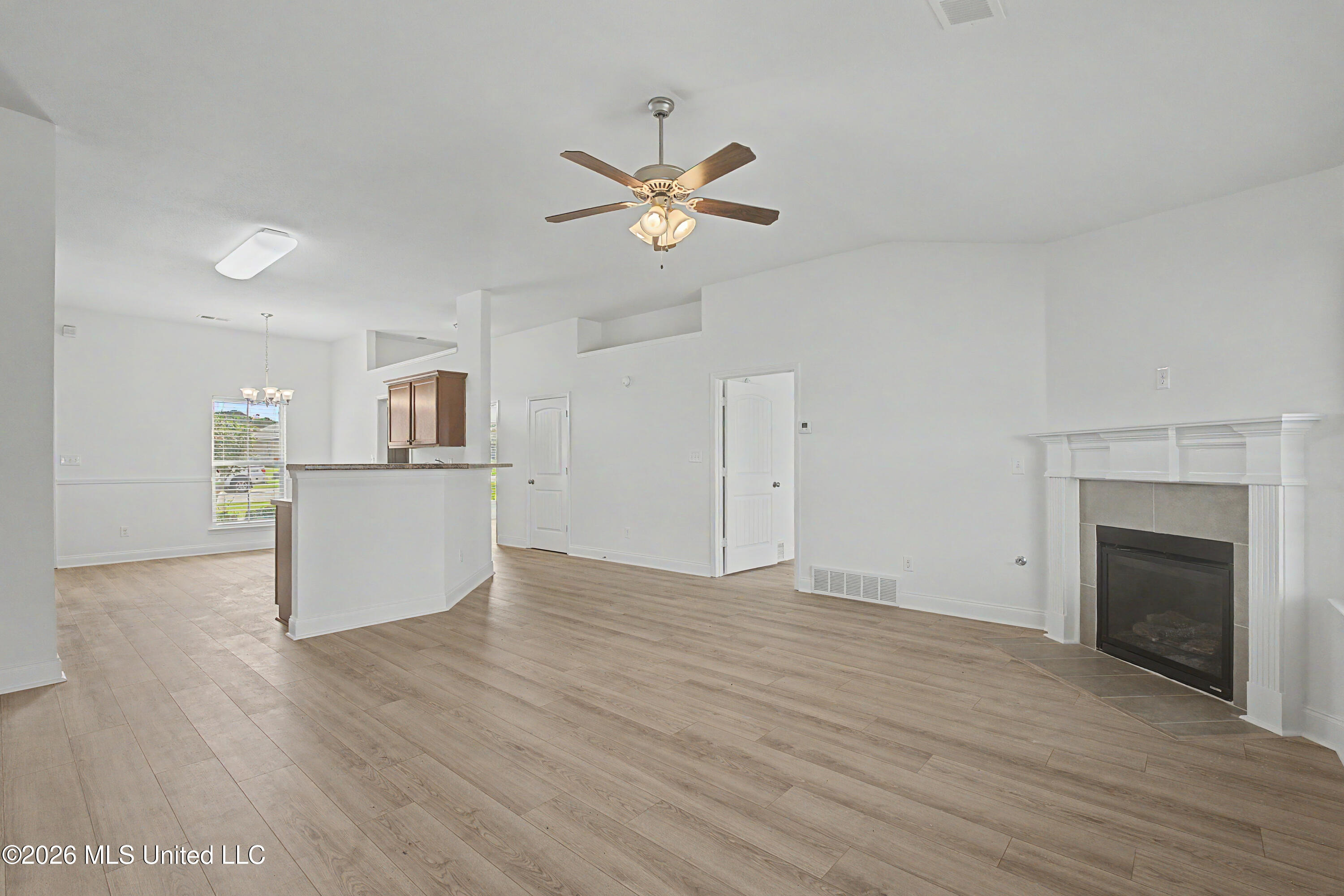 7681 Walnut Glen Drive Property Photo 14